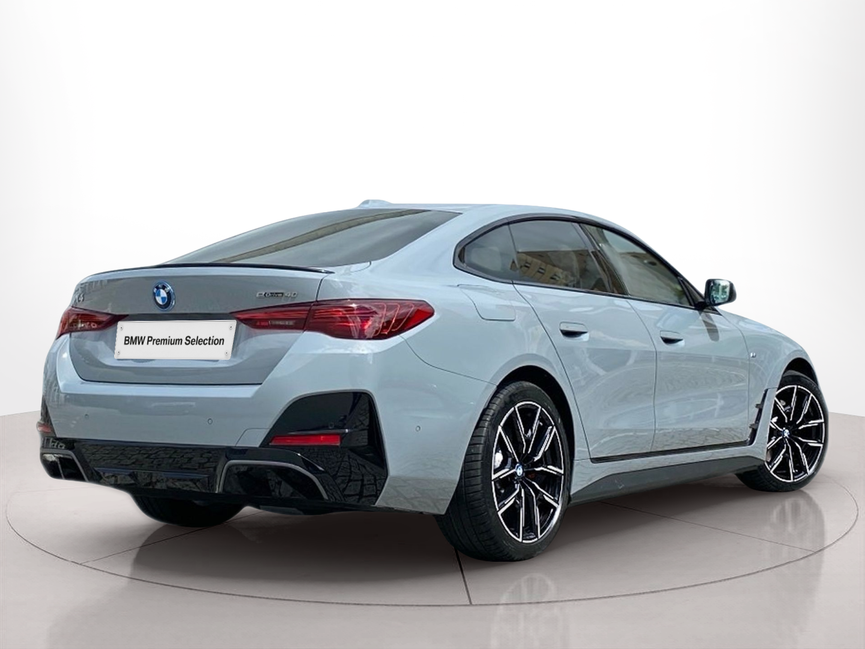 BMW i4 i4 eDrive40 color Gris. Año 2025. 250KW(340CV). Elétrico. En concesionario Caetano Baviera Lisboa de Lisboa
