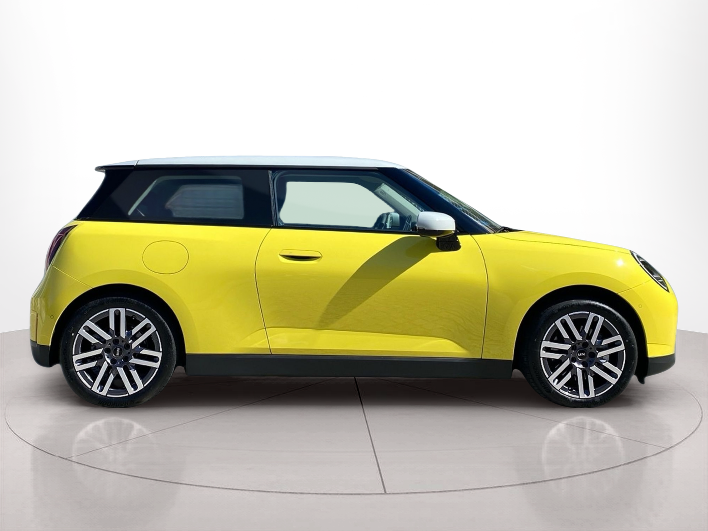 Fotos de MINI 3 Portas Cooper E 135 kW (184 CV)