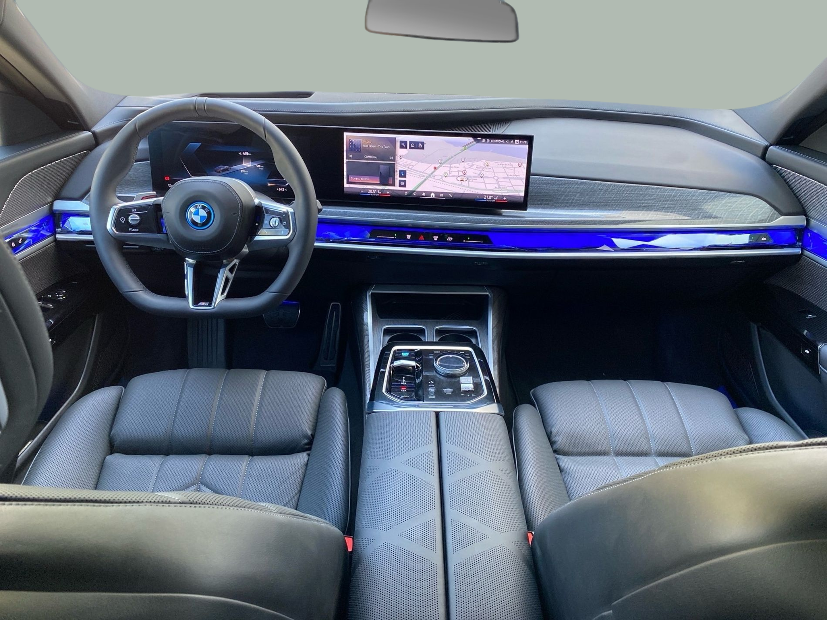 BMW I7 eDrive50 color Negro. Año 2025. 335KW(455CV). Elétrico. En concesionario Caetano Baviera Lisboa de Lisboa