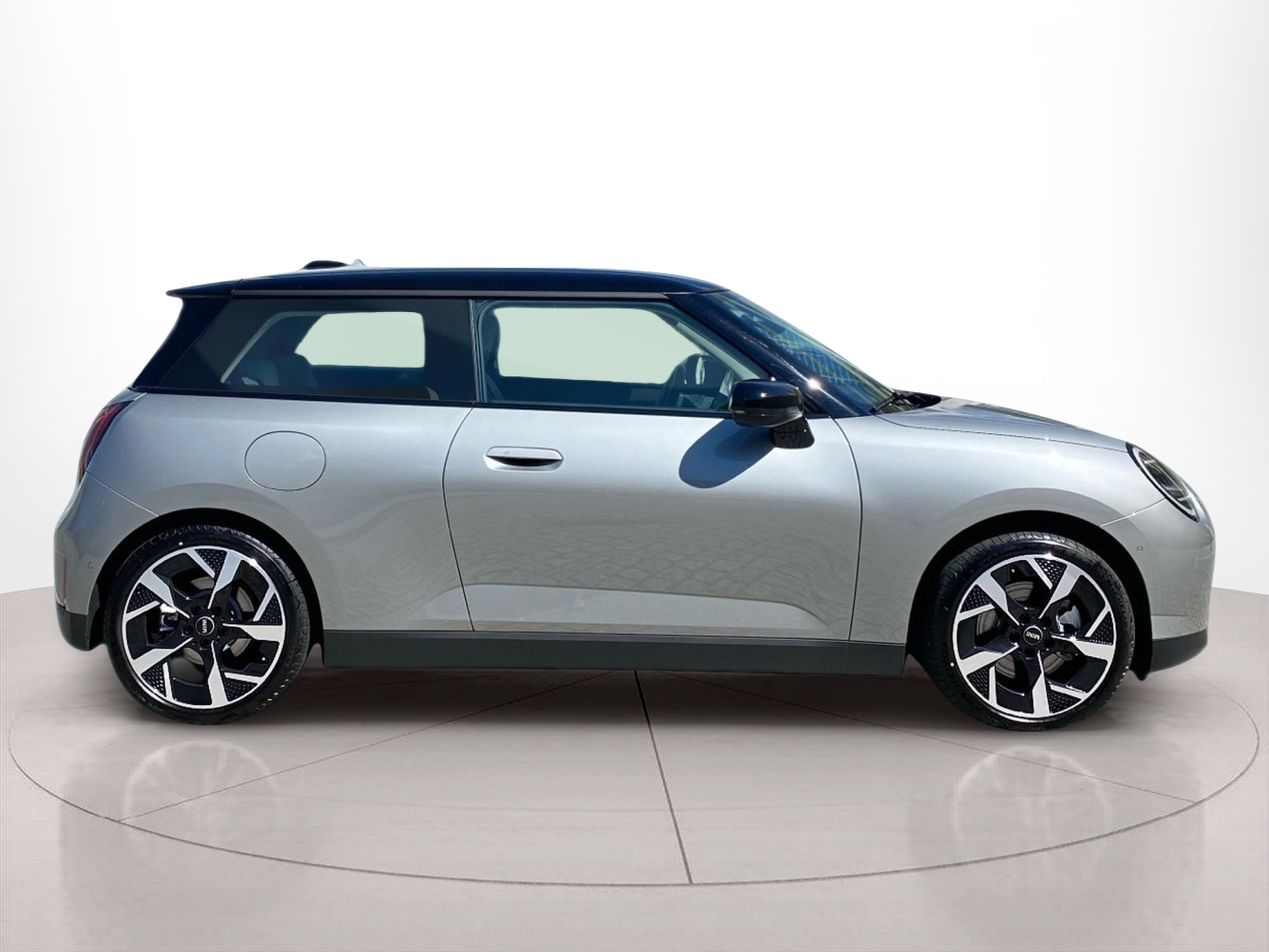 Fotos de MINI 3 Portas Cooper E 135 kW (184 CV)