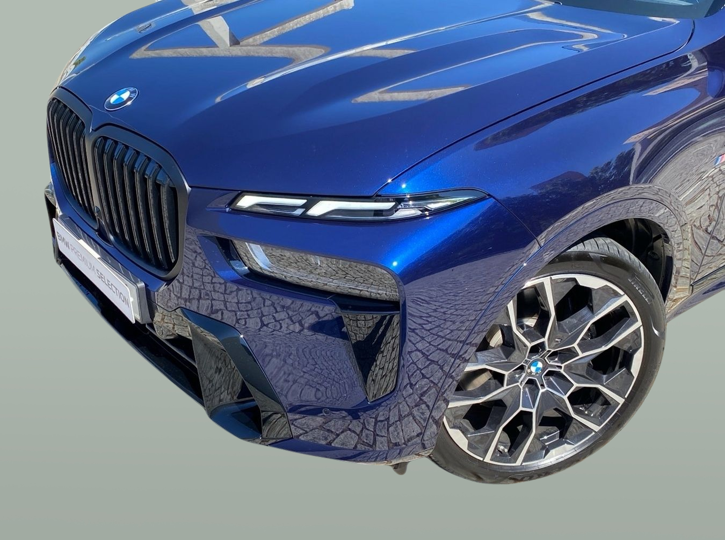 BMW X7 xDrive40d color Azul. Año 2025. 259KW(352CV). Diesel. En concesionario Caetano Baviera Lisboa de Lisboa