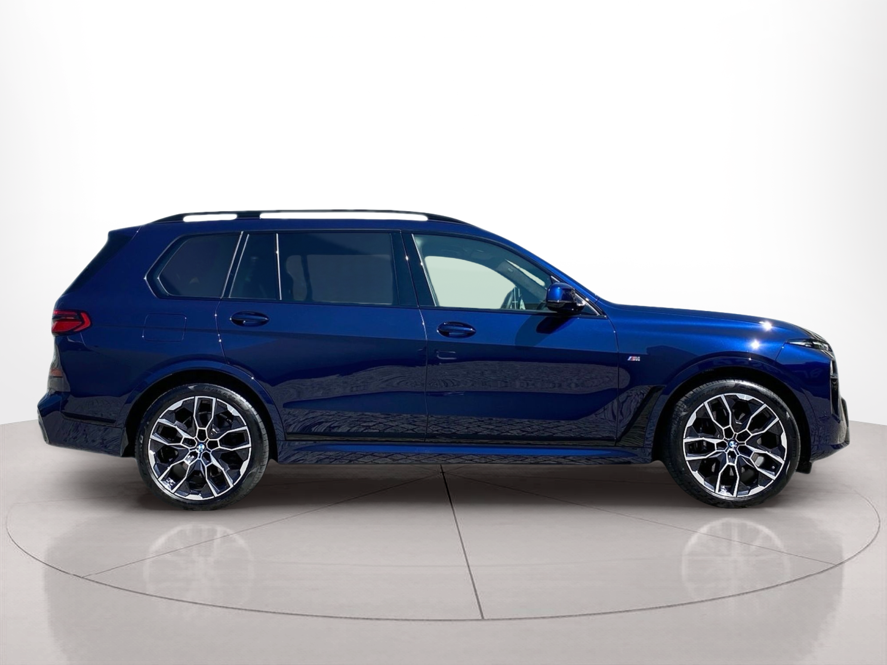 BMW X7 xDrive40d color Azul. Año 2025. 259KW(352CV). Diesel. En concesionario Caetano Baviera Lisboa de Lisboa