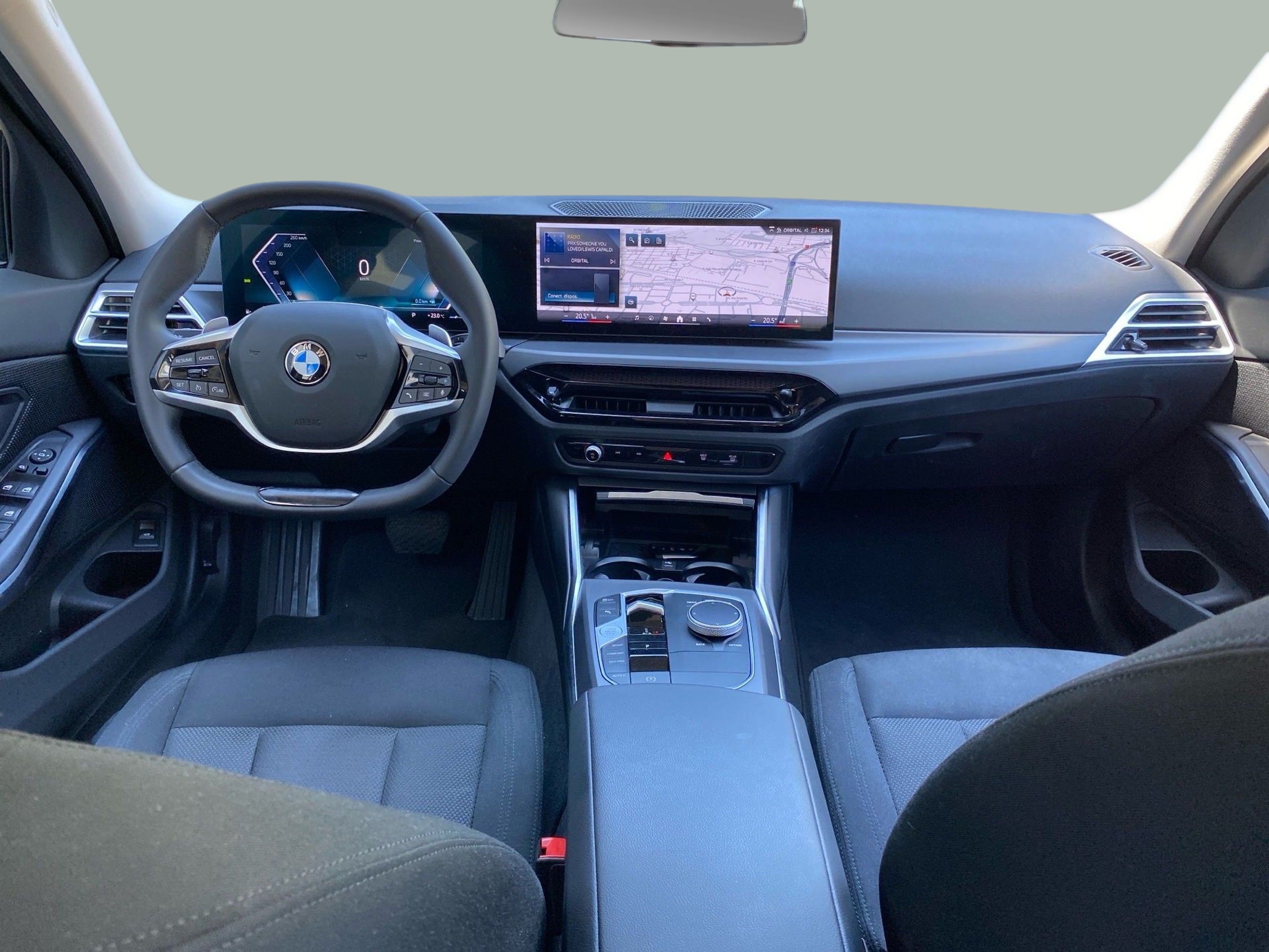 BMW Série 3 320d Touring color Negro. Año 2024. 140KW(190CV). Diesel. En concesionario Caetano Baviera Lisboa de Lisboa
