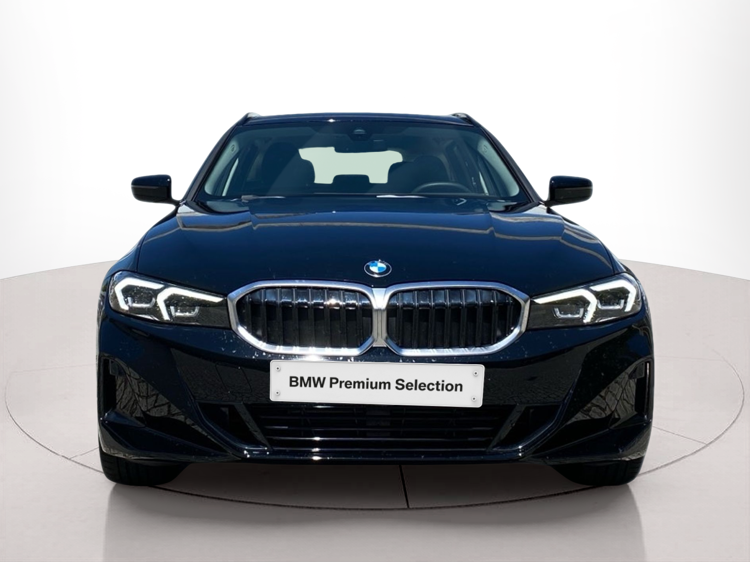 Fotos de BMW Série 3 320d Touring color Negro. Año 2024. 140KW(190CV). Diesel. En concesionario Caetano Baviera Lisboa de Lisboa