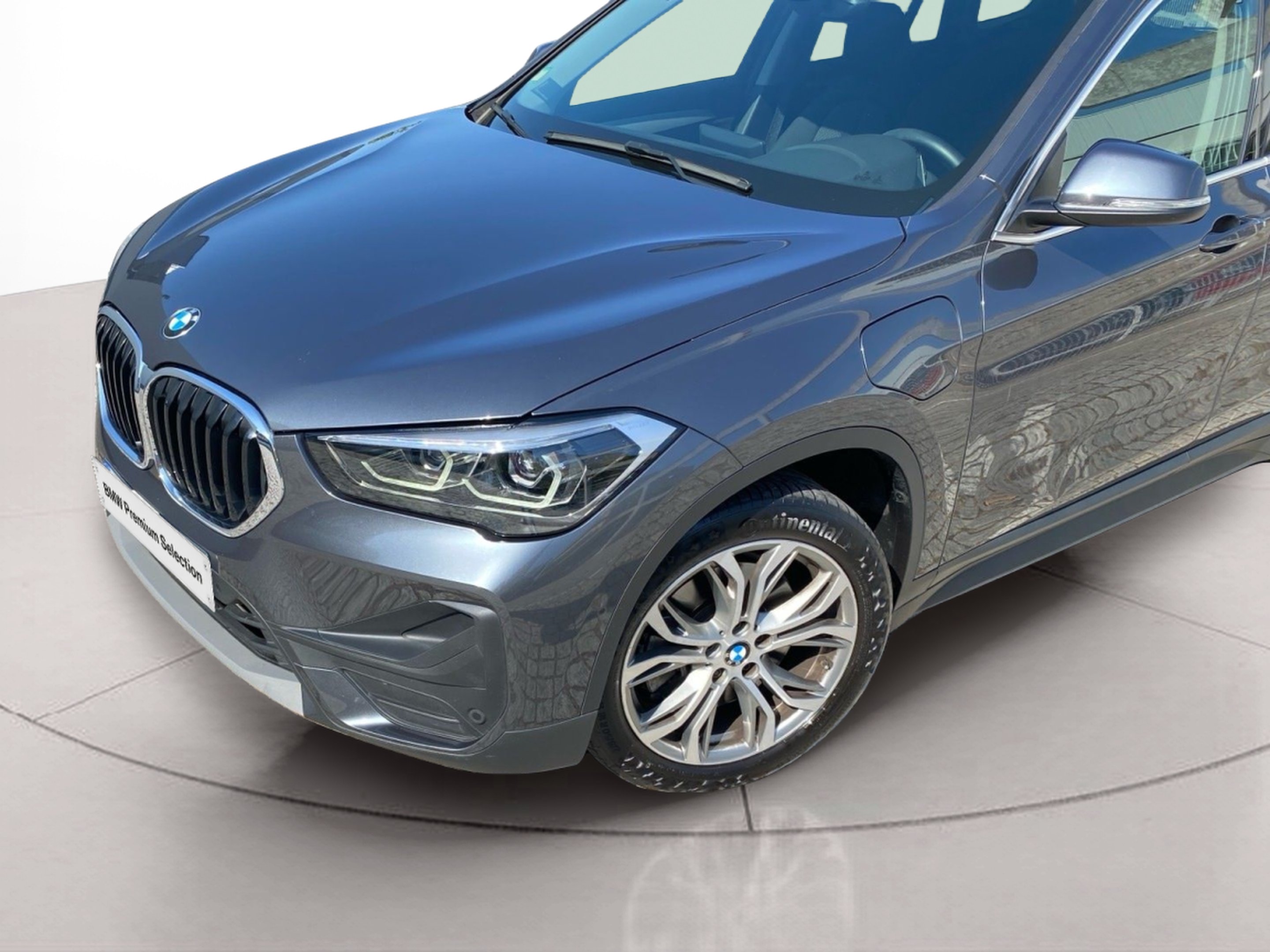 BMW X1 xDrive25e color Gris. Año 2020. 162KW(220CV). Elétrico / Gasolina Híbrido. En concesionario Caetano Baviera Lisboa de Lisboa