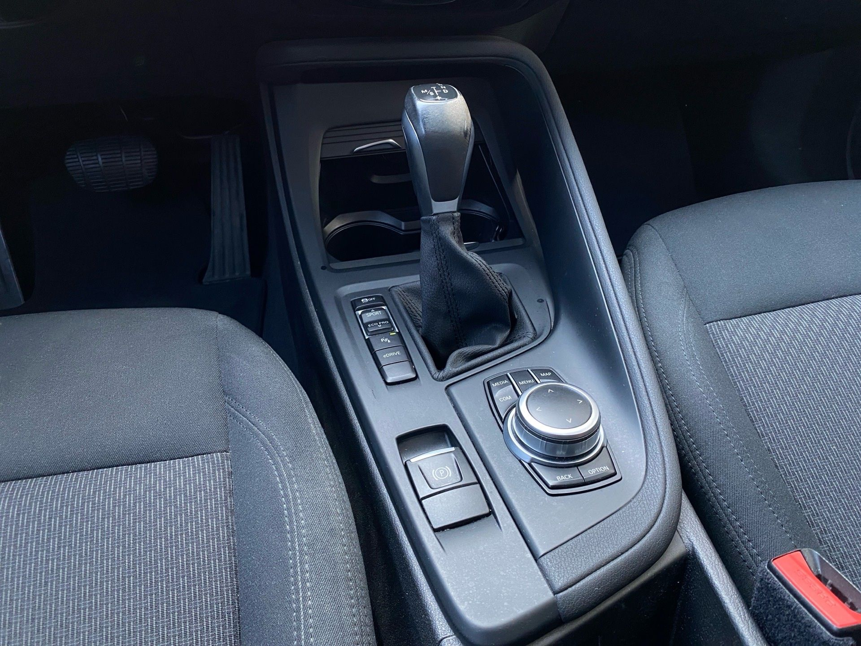 BMW X1 xDrive25e color Gris. Año 2020. 162KW(220CV). Elétrico / Gasolina Híbrido. En concesionario Caetano Baviera Lisboa de Lisboa