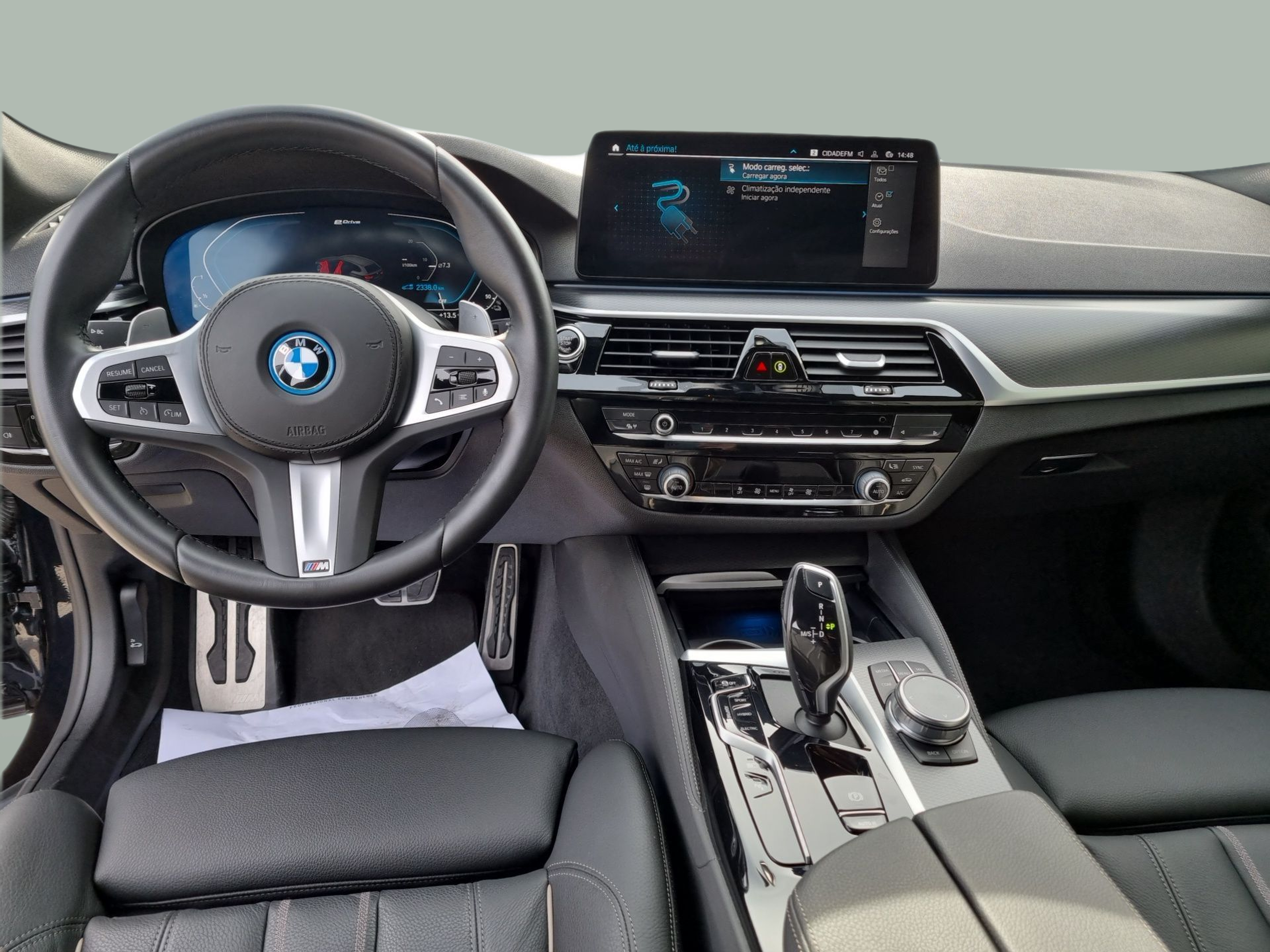 BMW Série 5 530e Touring color Negro. Año 2024. 215KW(292CV). Elétrico / Gasolina Híbrido. En concesionario Caetano Baviera Aveiro de Aveiro