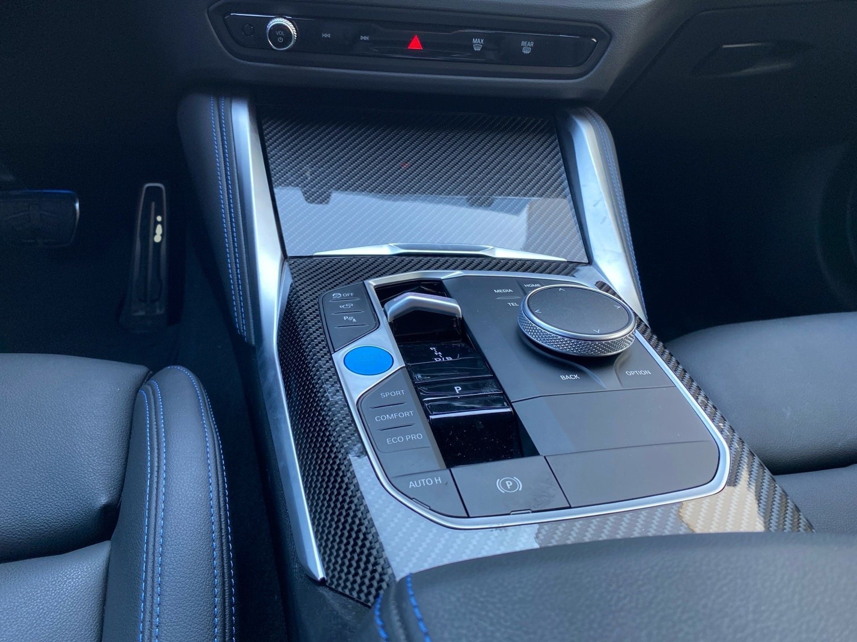 BMW i4 i4 M50 color Gris. Año 2023. 400KW(544CV). Elétrico. En concesionario Caetano Baviera Lisboa de Lisboa