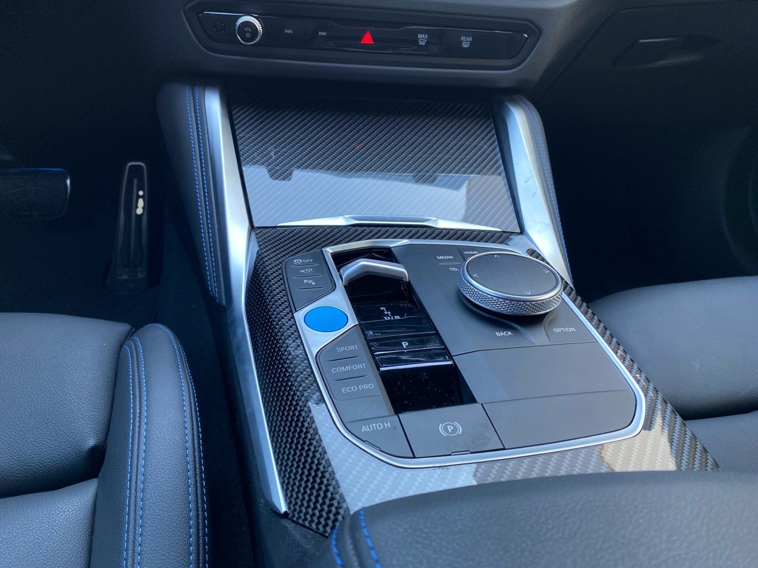 BMW i4 i4 M50 color Gris. Año 2023. 400KW(544CV). Elétrico. En concesionario Caetano Baviera Lisboa de Lisboa