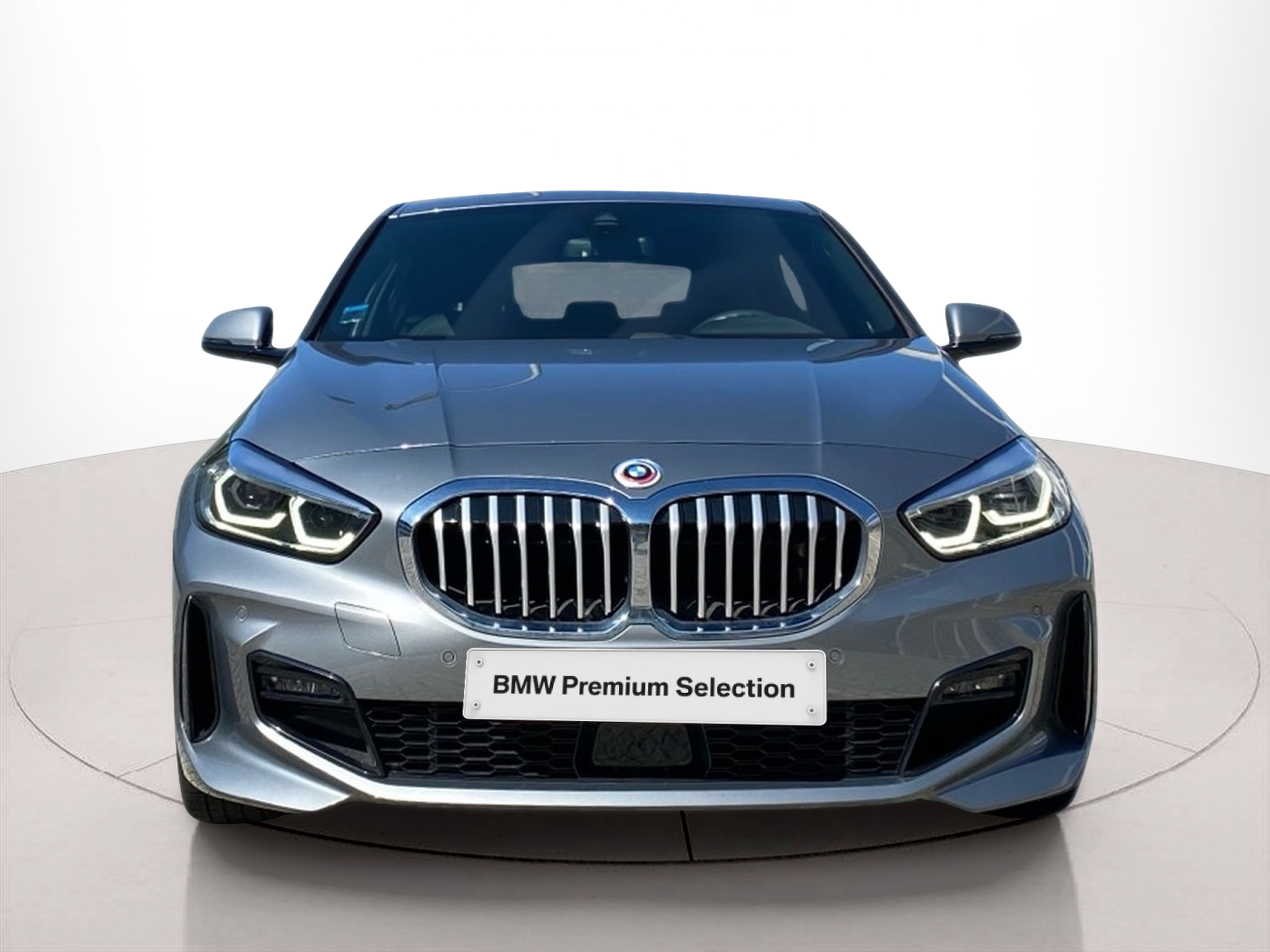 Fotos de BMW Série 1 116d color Gris. Año 2023. 85KW(116CV). Diesel. En concesionario Caetano Baviera Lisboa de Lisboa