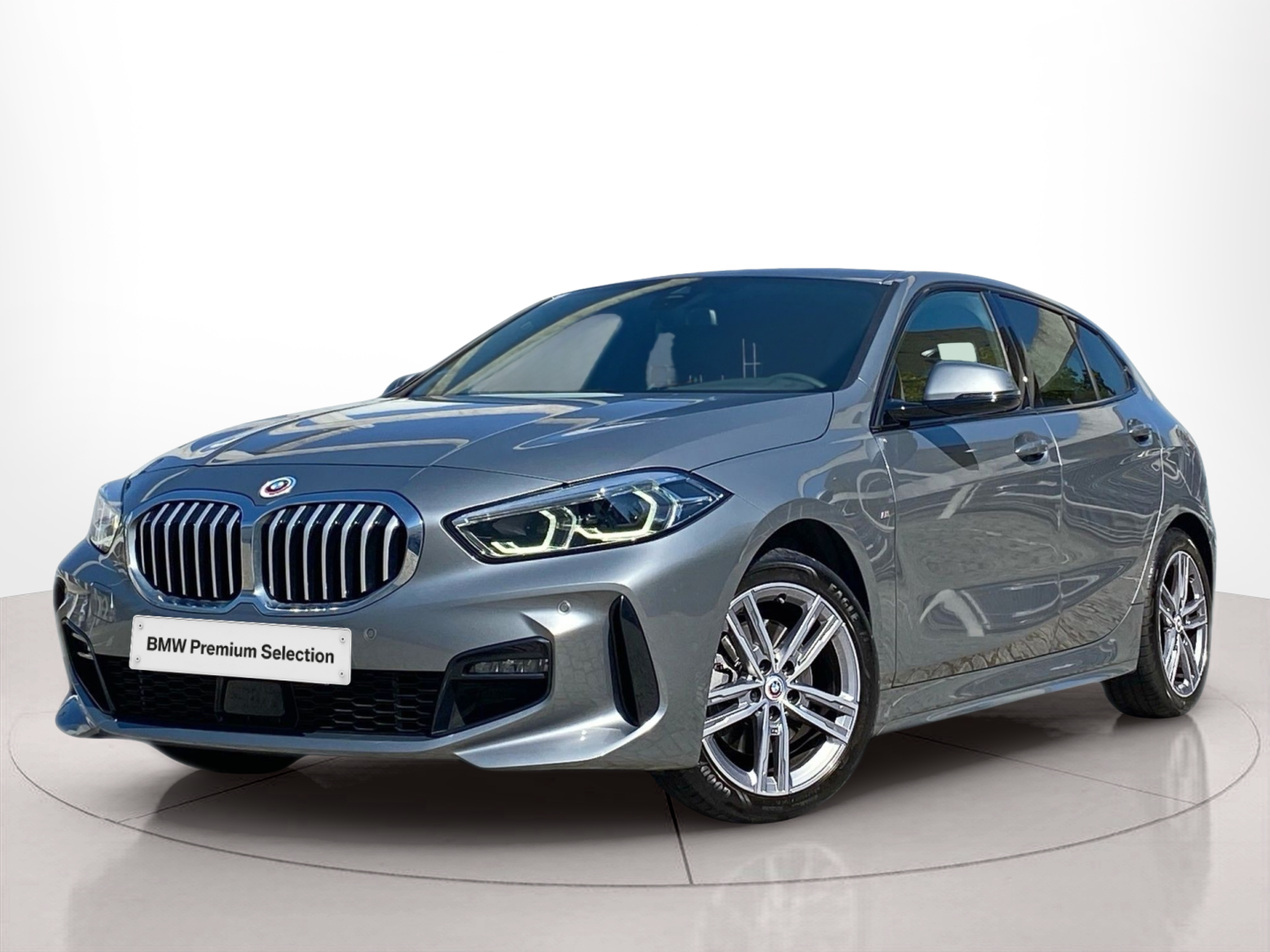 Fotos de BMW Série 1 116d color Gris. Año 2023. 85KW(116CV). Diesel. En concesionario Caetano Baviera Lisboa de Lisboa