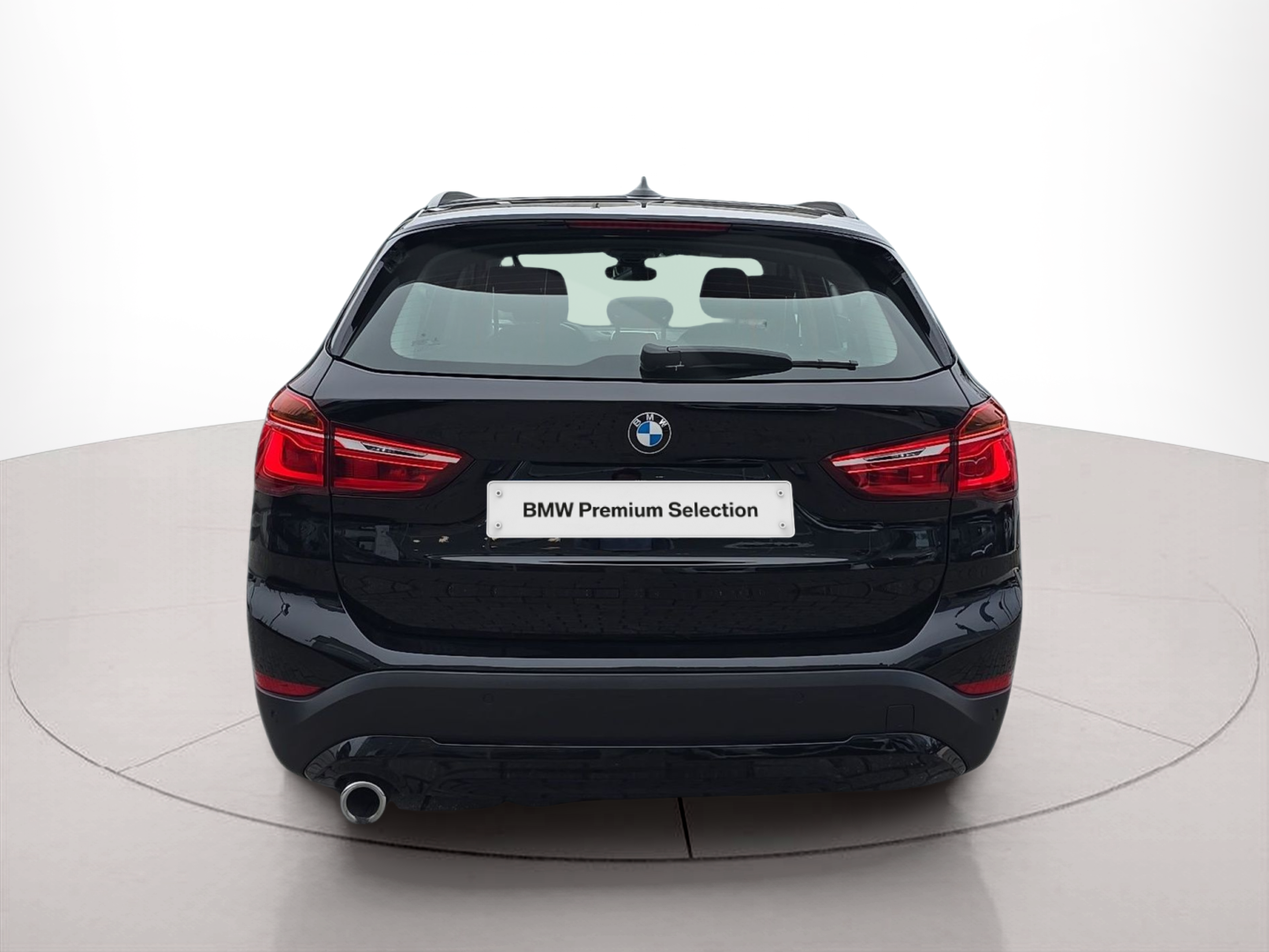 BMW X1 sDrive16d color Negro. Año 2019. 85KW(116CV). Diesel. En concesionario Caetano Baviera Santa Maria da Feira de Santa Maria da Feira