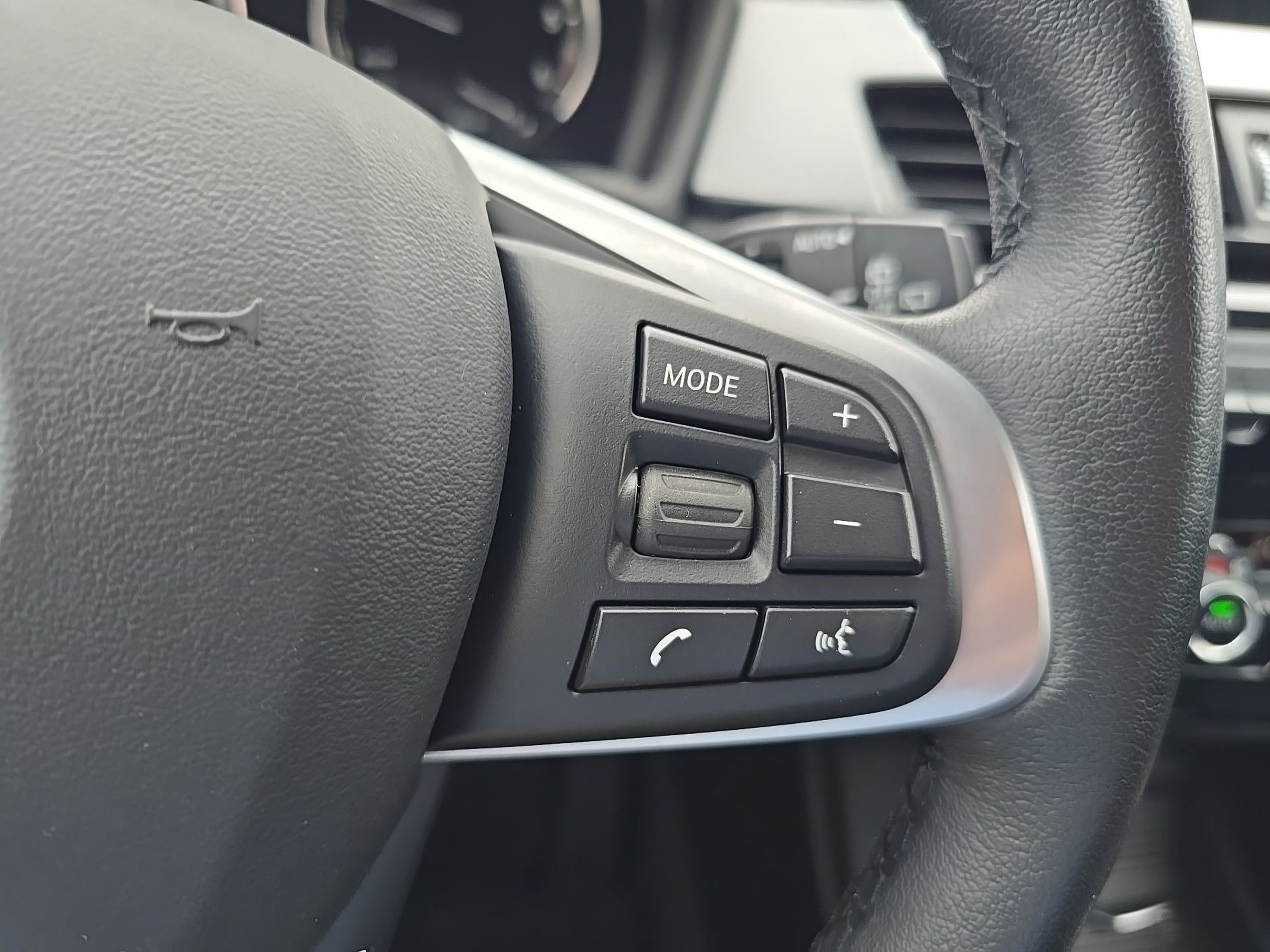 BMW X1 sDrive16d color Negro. Año 2019. 85KW(116CV). Diesel. En concesionario Caetano Baviera Santa Maria da Feira de Santa Maria da Feira