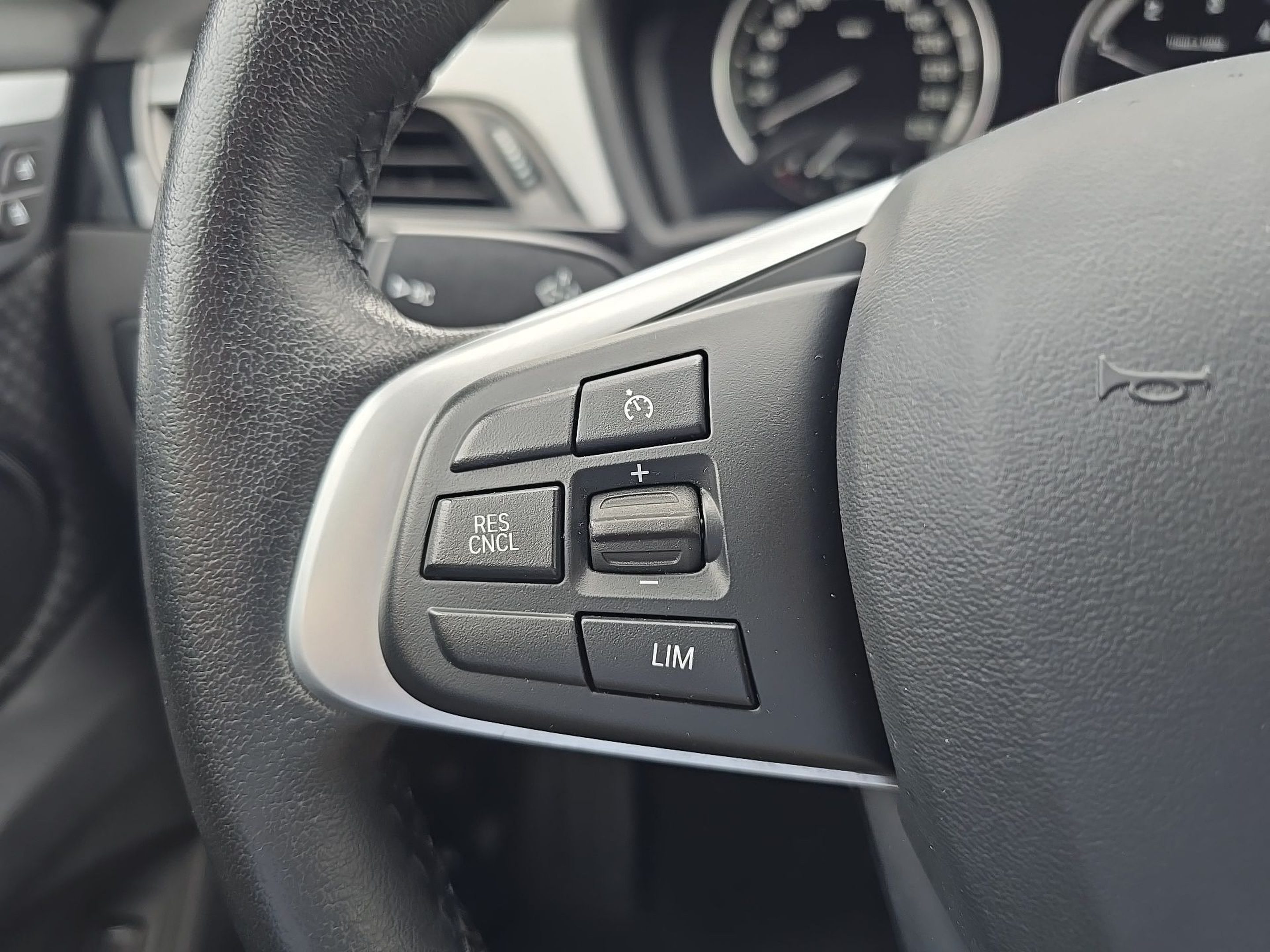 BMW X1 sDrive16d color Negro. Año 2019. 85KW(116CV). Diesel. En concesionario Caetano Baviera Santa Maria da Feira de Santa Maria da Feira