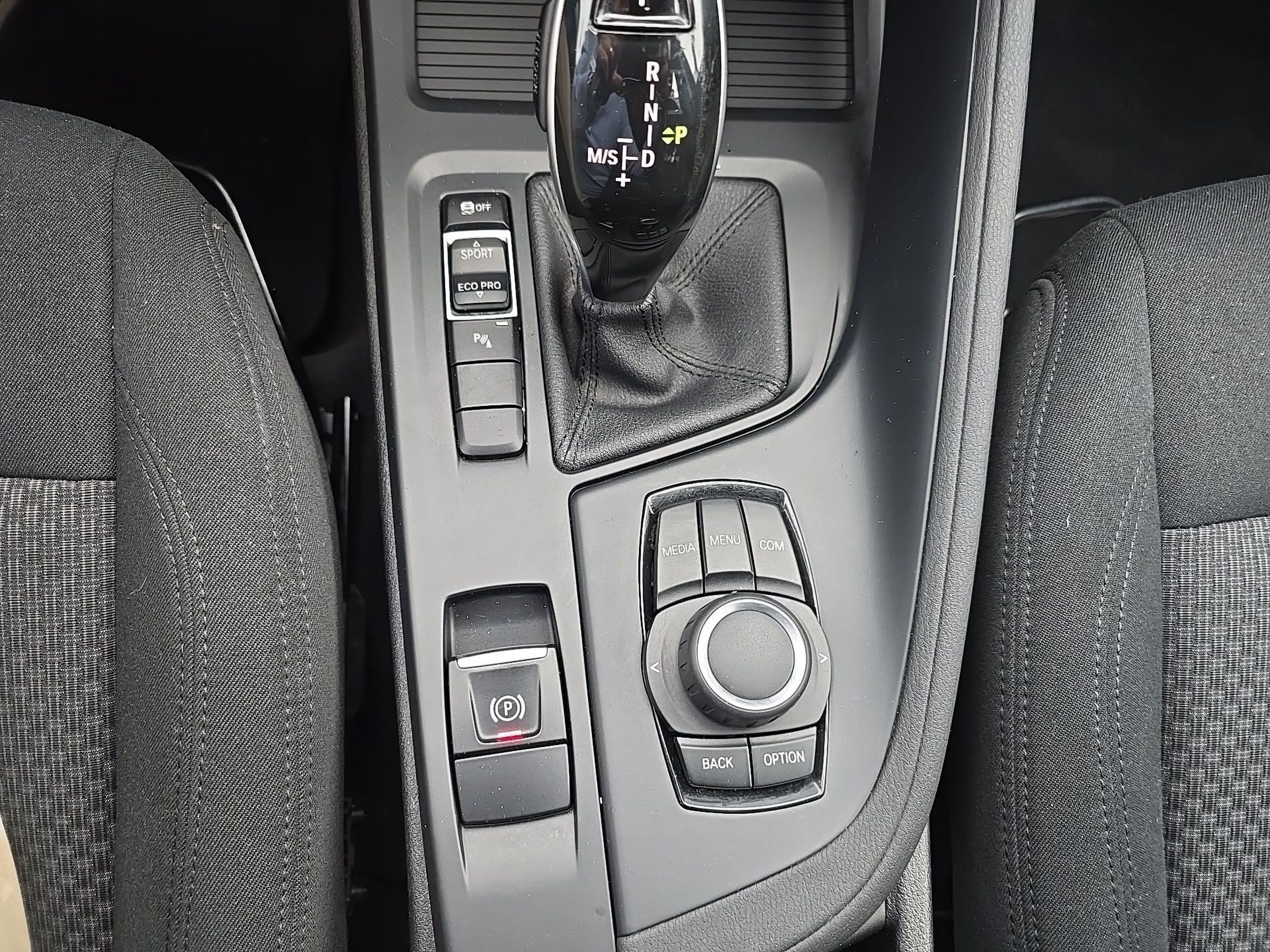 BMW X1 sDrive16d color Negro. Año 2019. 85KW(116CV). Diesel. En concesionario Caetano Baviera Santa Maria da Feira de Santa Maria da Feira
