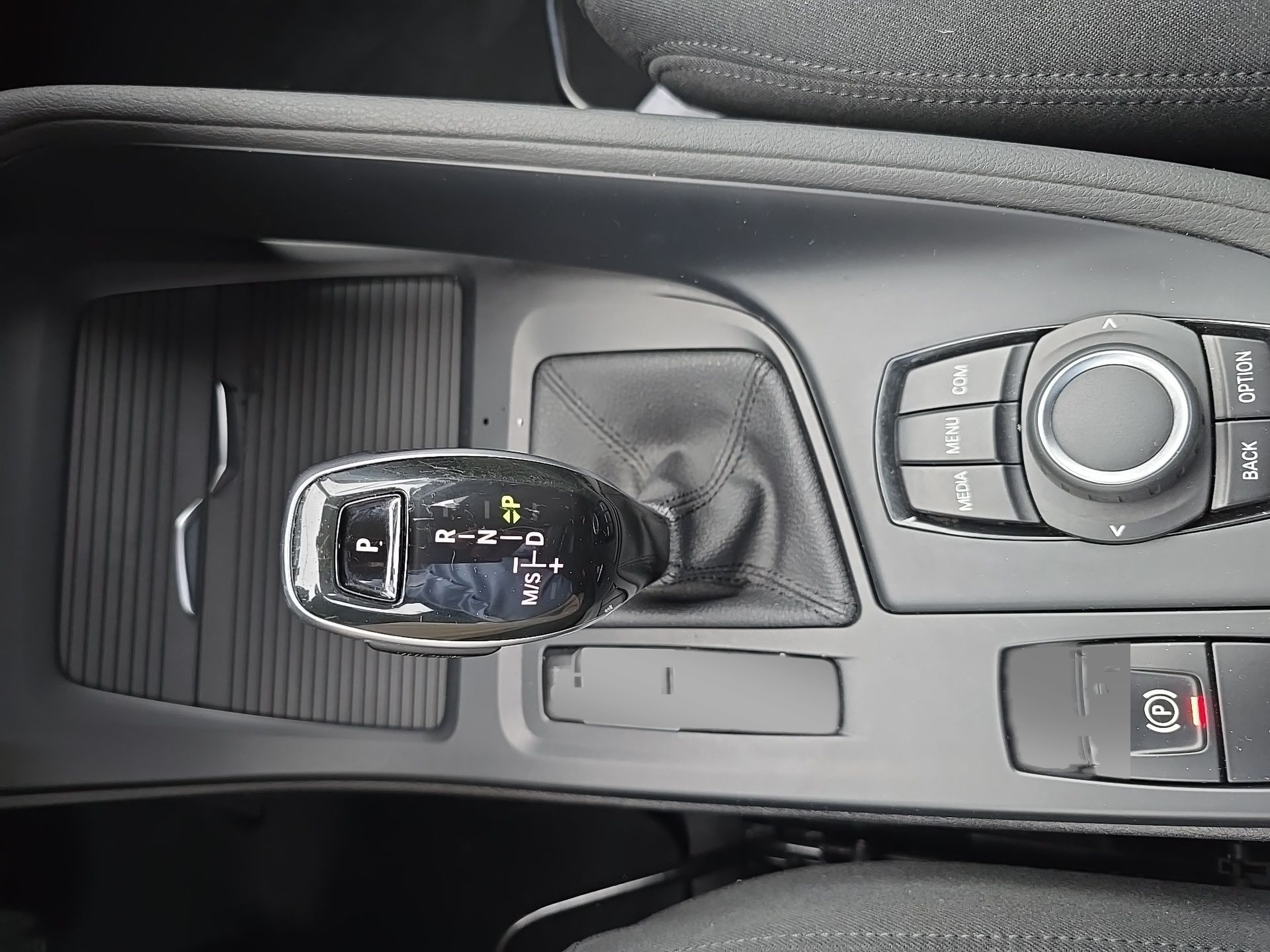 BMW X1 sDrive16d color Negro. Año 2019. 85KW(116CV). Diesel. En concesionario Caetano Baviera Santa Maria da Feira de Santa Maria da Feira
