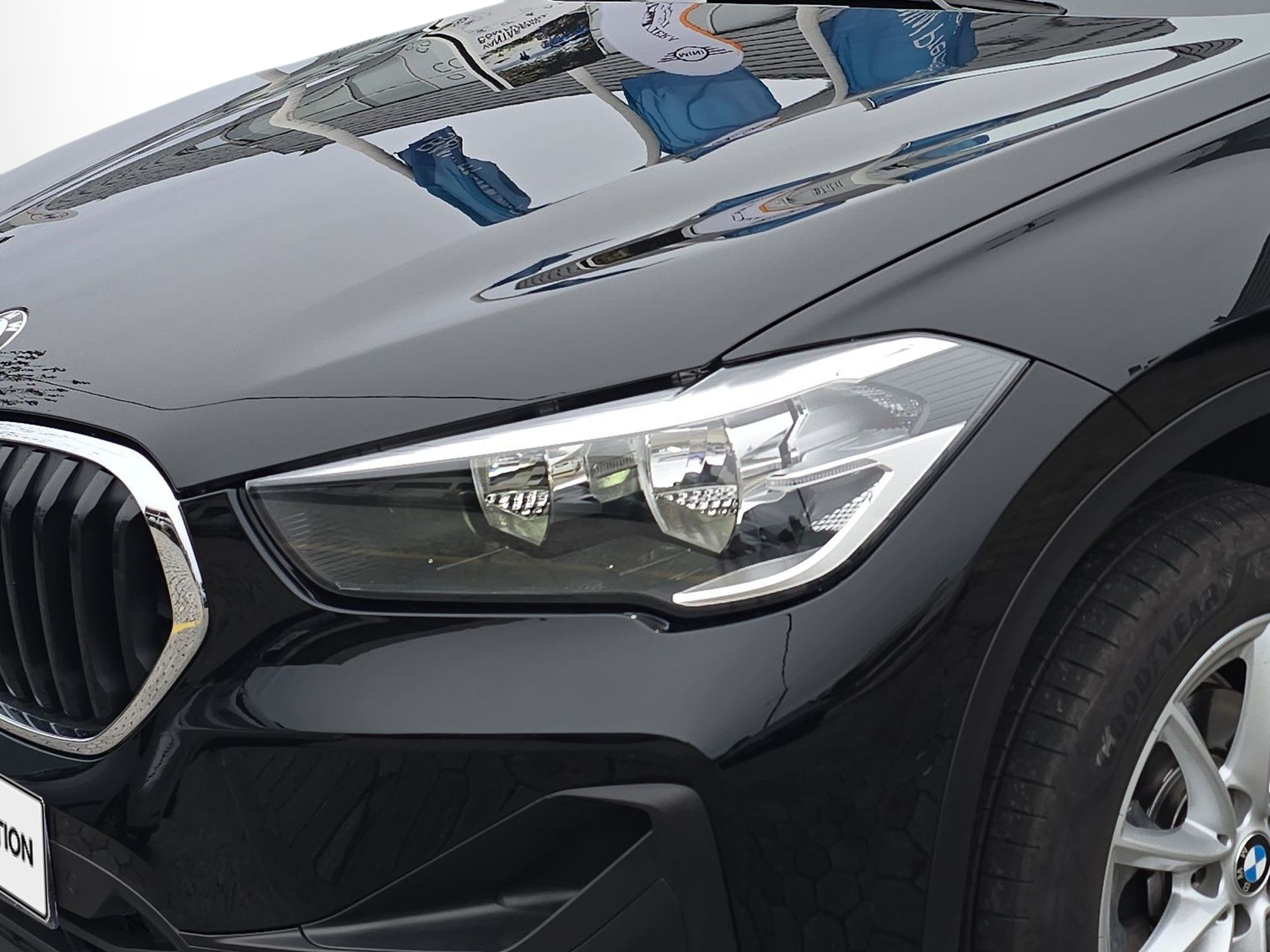 BMW X1 sDrive16d color Negro. Año 2019. 85KW(116CV). Diesel. En concesionario Caetano Baviera Santa Maria da Feira de Santa Maria da Feira