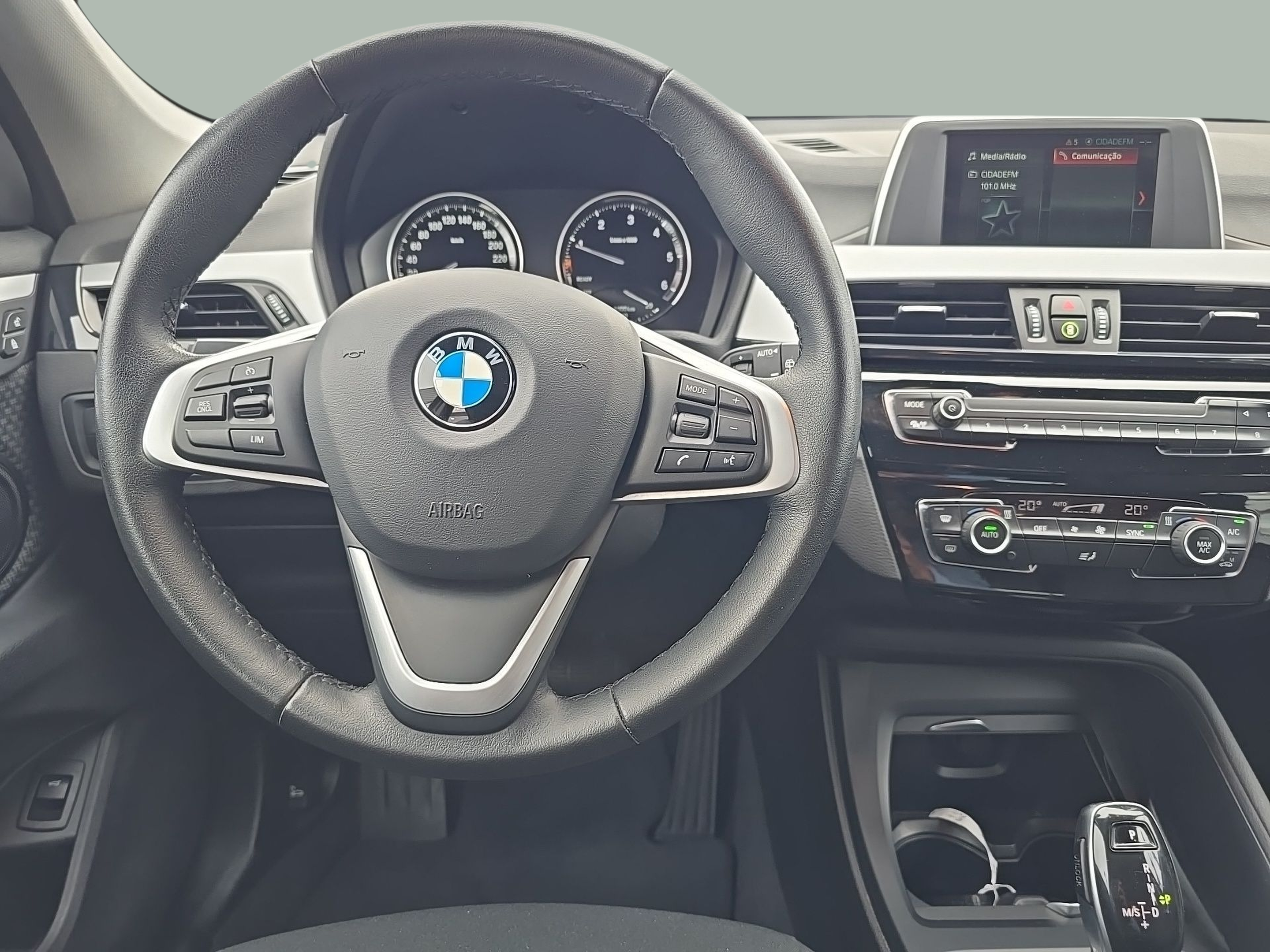 BMW X1 sDrive16d color Negro. Año 2019. 85KW(116CV). Diesel. En concesionario Caetano Baviera Santa Maria da Feira de Santa Maria da Feira