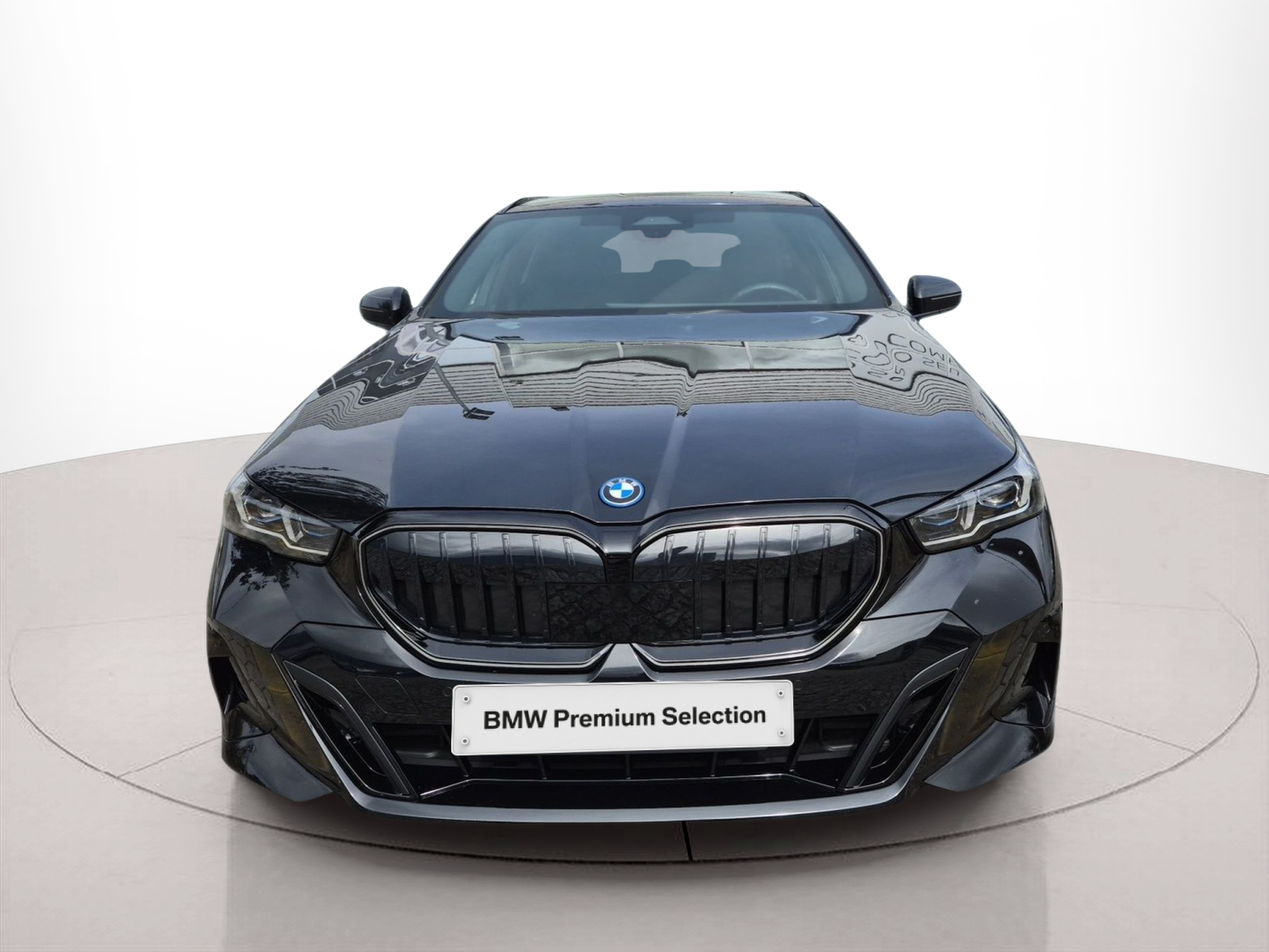 Fotos de BMW Série 5 530e Touring color Negro. Año 2024. 220KW(299CV). Gasolina. En concesionario Caetano Baviera Santa Maria da Feira de Santa Maria da Feira