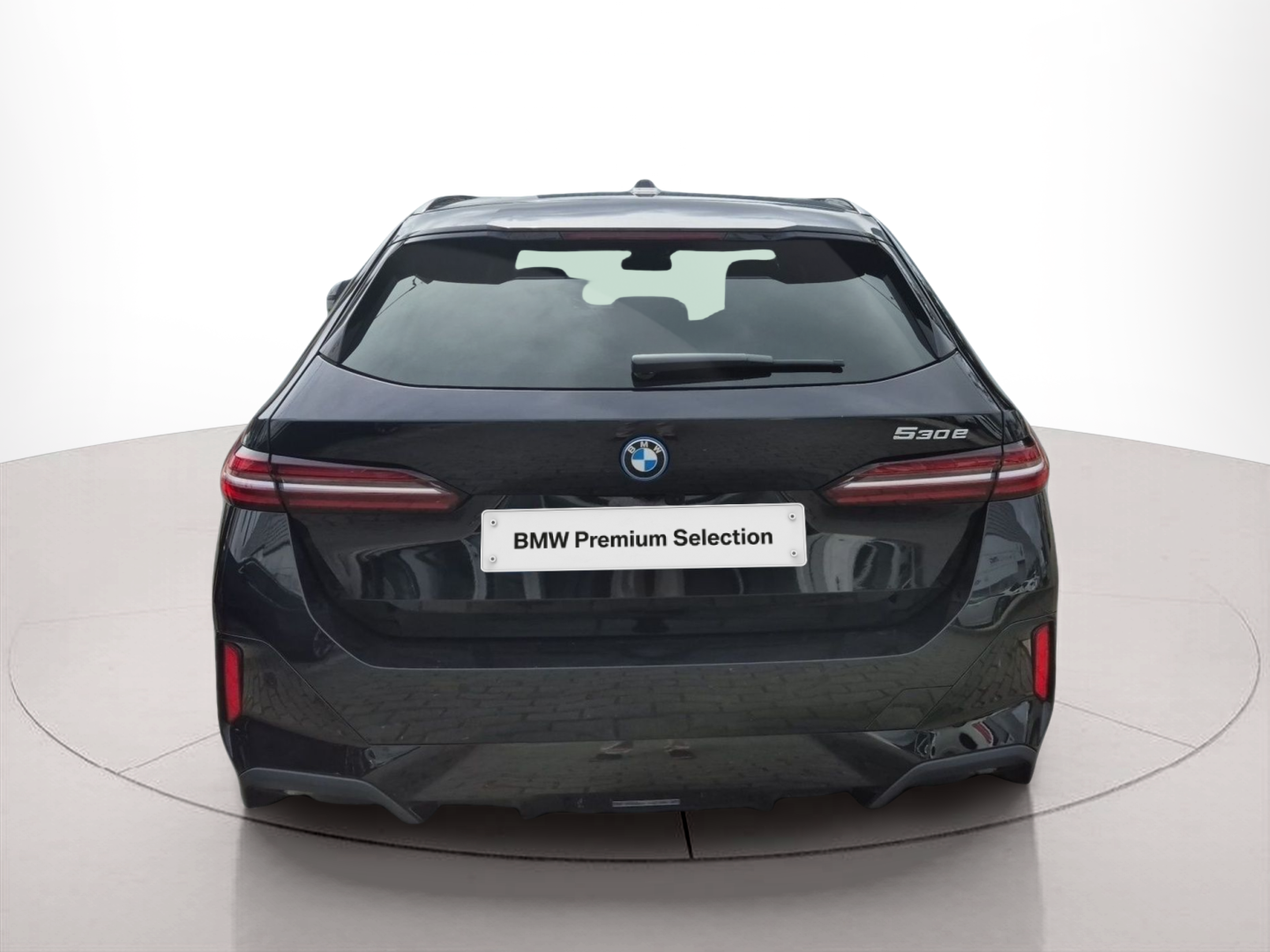 BMW Série 5 530e Touring color Negro. Año 2024. 220KW(299CV). Gasolina. En concesionario Caetano Baviera Santa Maria da Feira de Santa Maria da Feira