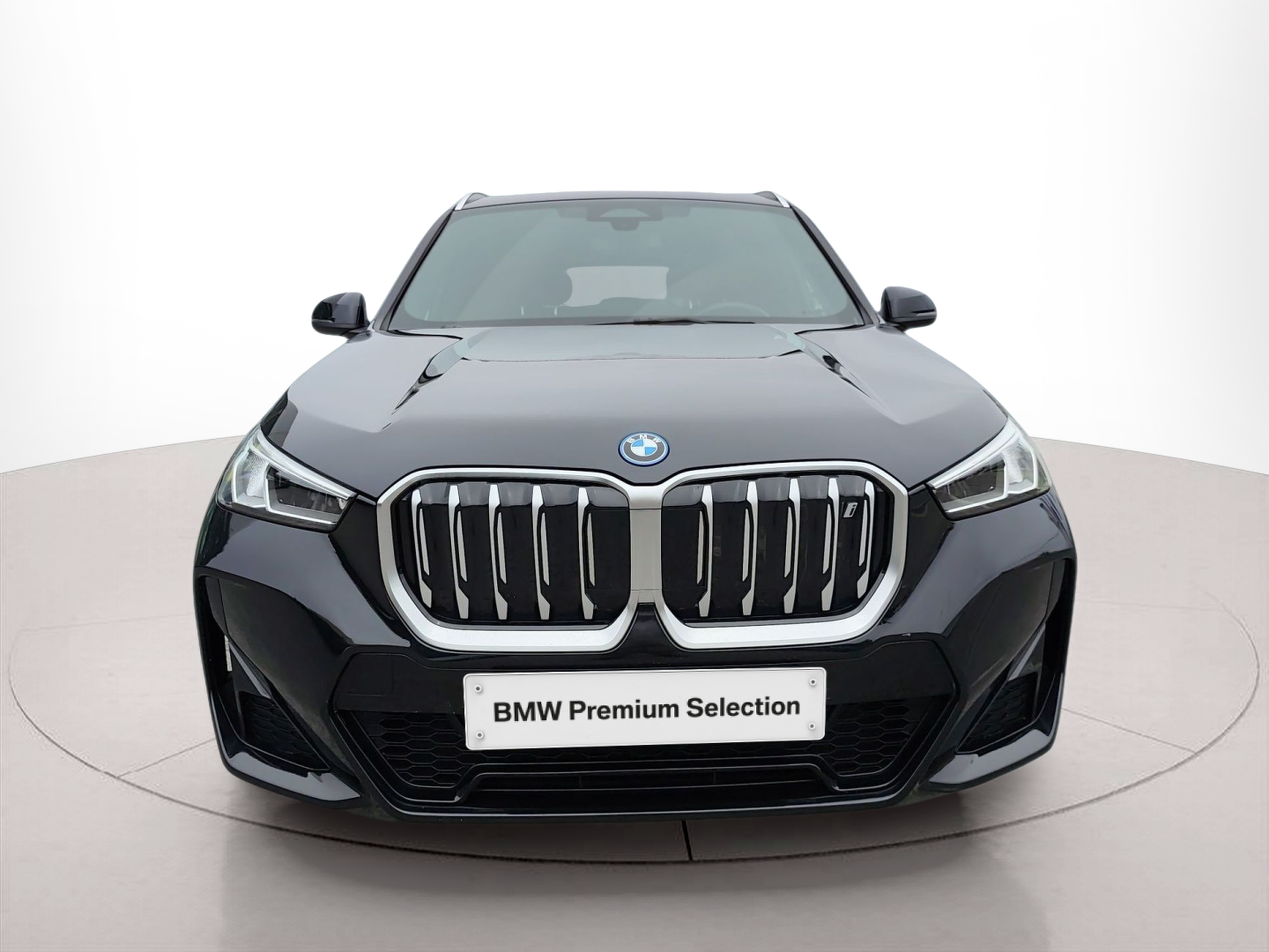 Fotos de BMW iX1 xDrive30 color Negro. Año 2023. 230KW(313CV). Elétrico. En concesionario Caetano Baviera Aveiro de Aveiro