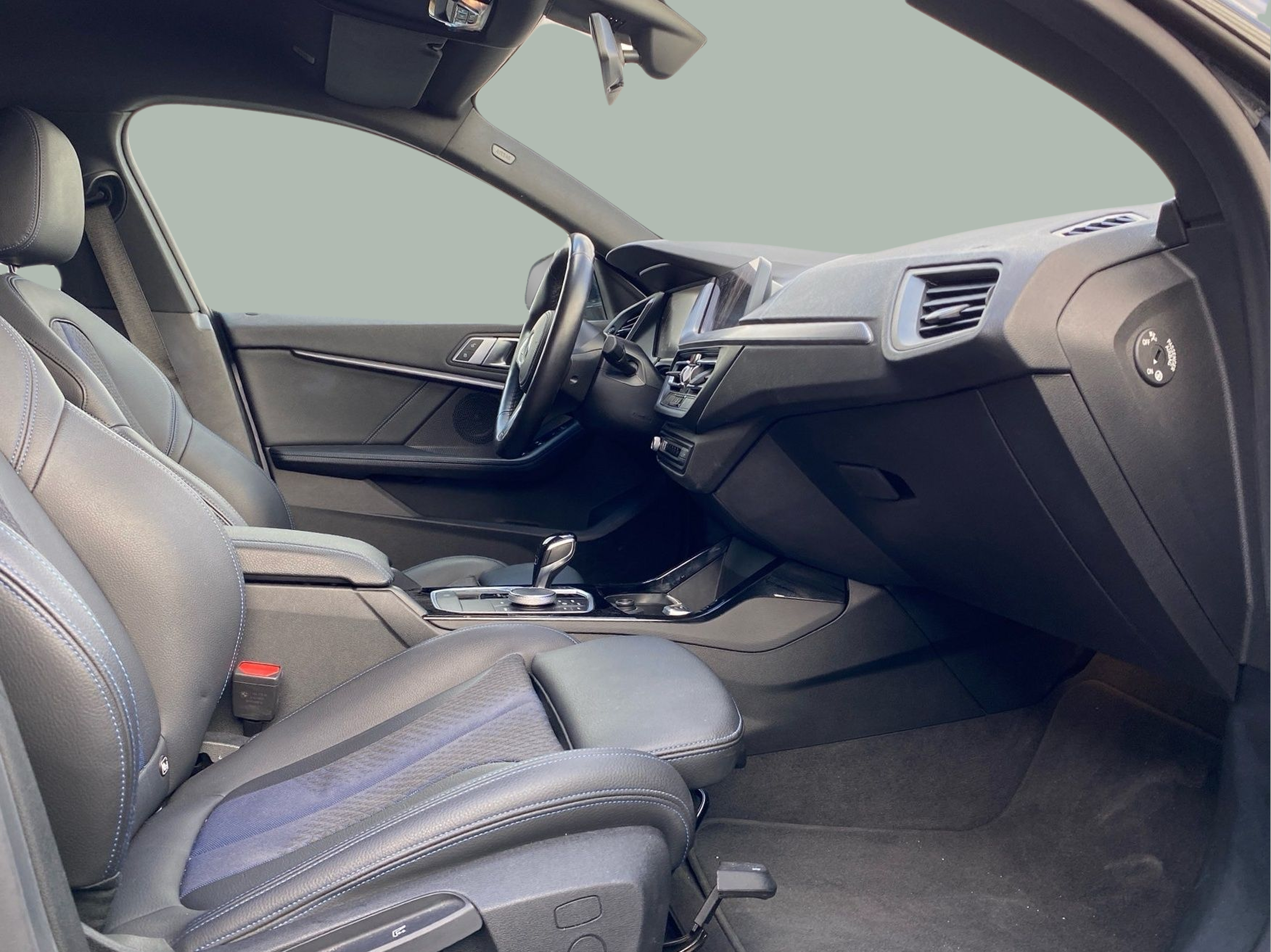 BMW Série 2 216d Gran Coupe color Gris. Año 2024. 85KW(116CV). Diesel. En concesionario Caetano Baviera Lisboa de Lisboa