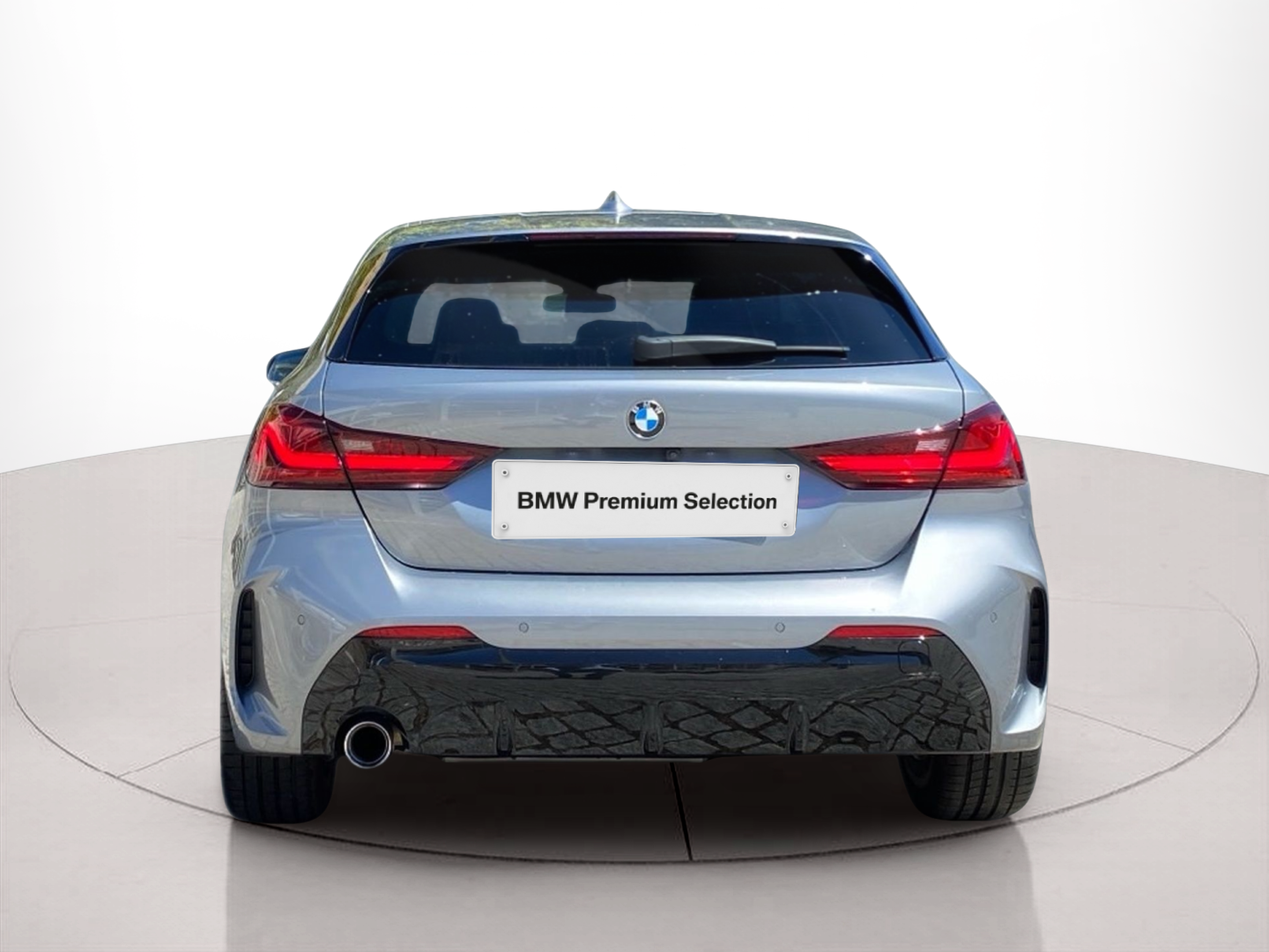 BMW Série 1 116d color Gris. Año 2024. 85KW(116CV). Diesel. En concesionario Caetano Baviera Lisboa de Lisboa