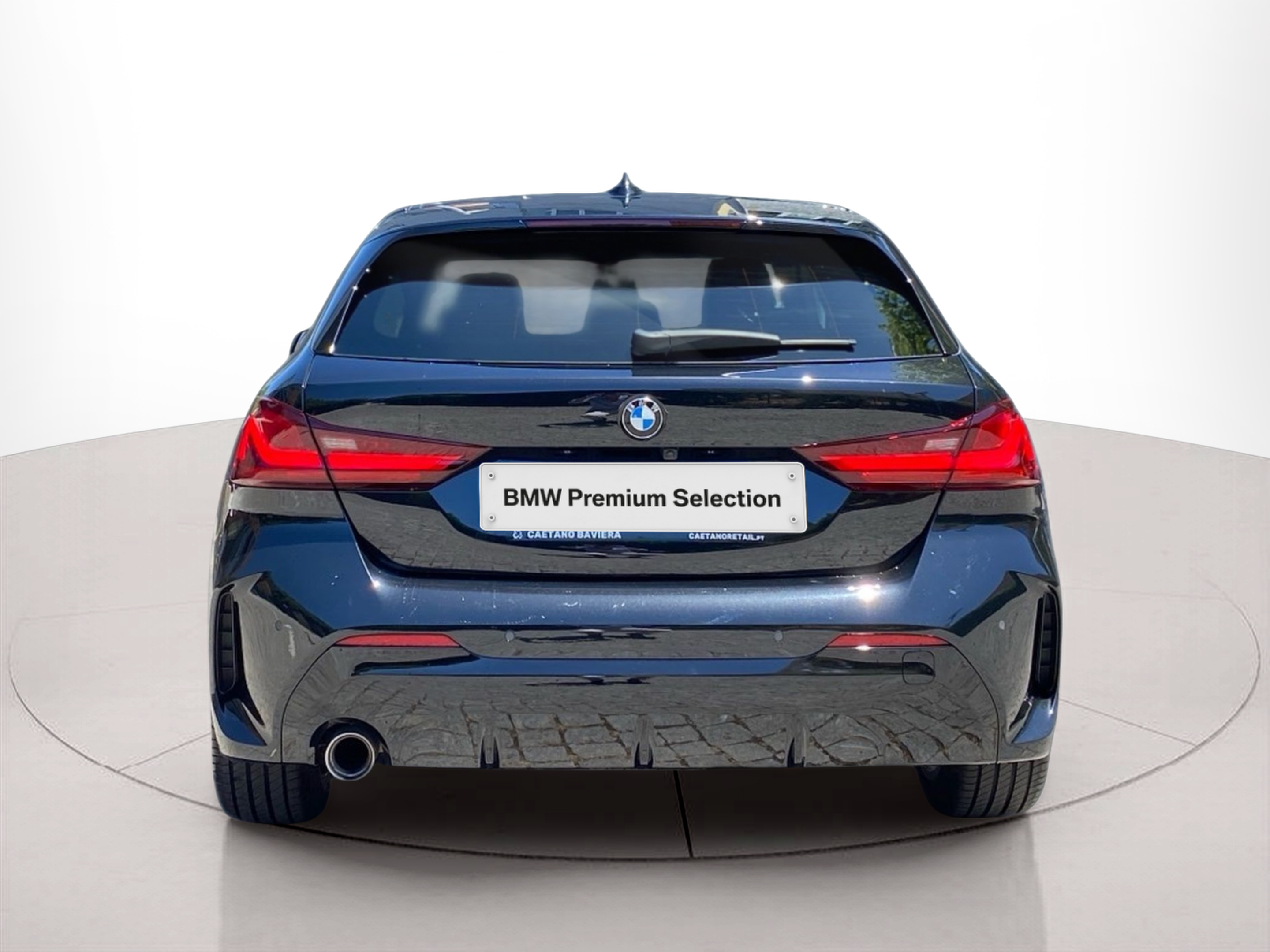 BMW Série 1 116d color Negro. Año 2024. 85KW(116CV). Diesel. En concesionario Caetano Baviera Lisboa de Lisboa