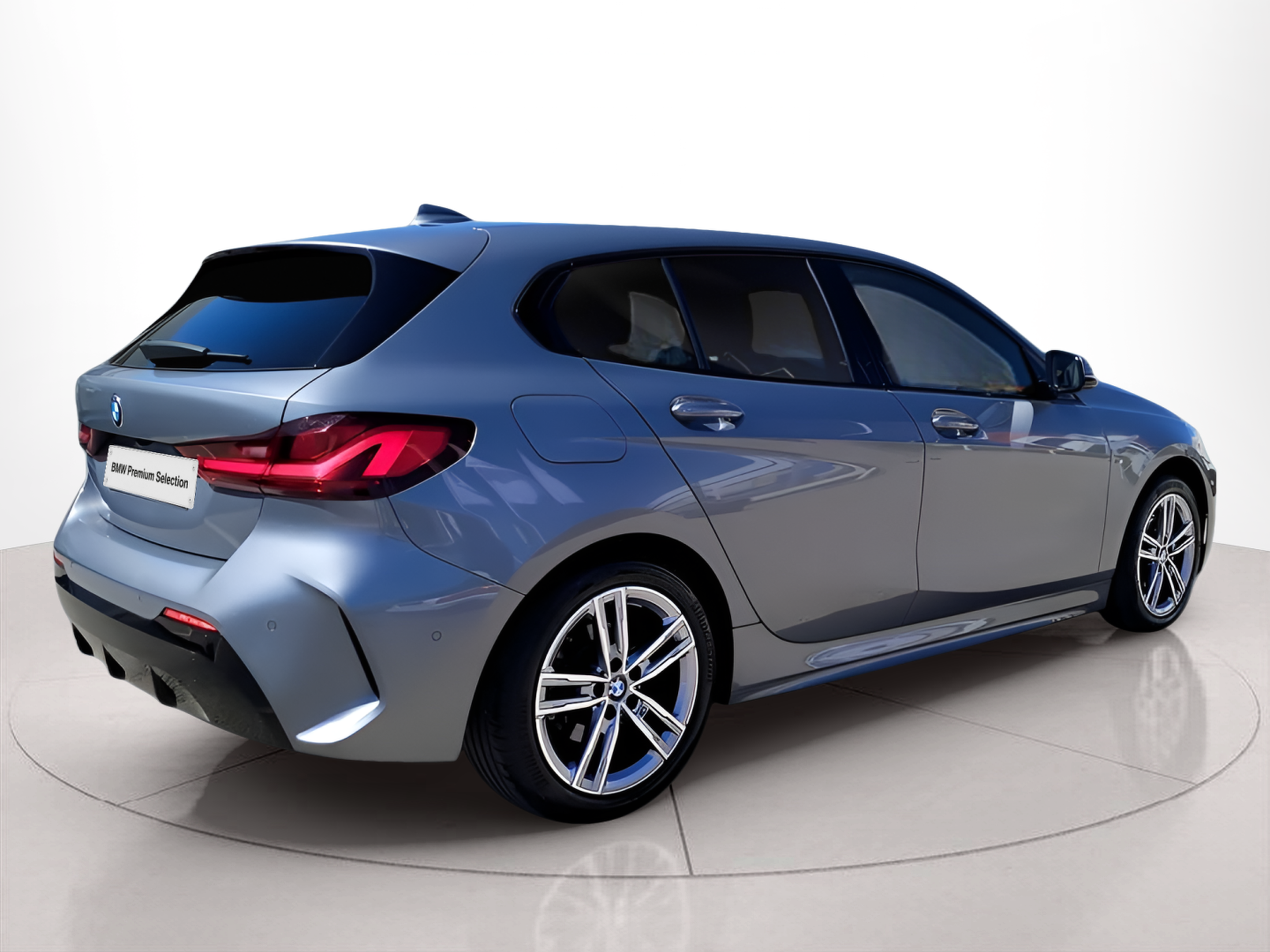 BMW Série 1 116d color Gris. Año 2024. 85KW(116CV). Diesel. En concesionario Caetano Baviera Portimão de Portimão