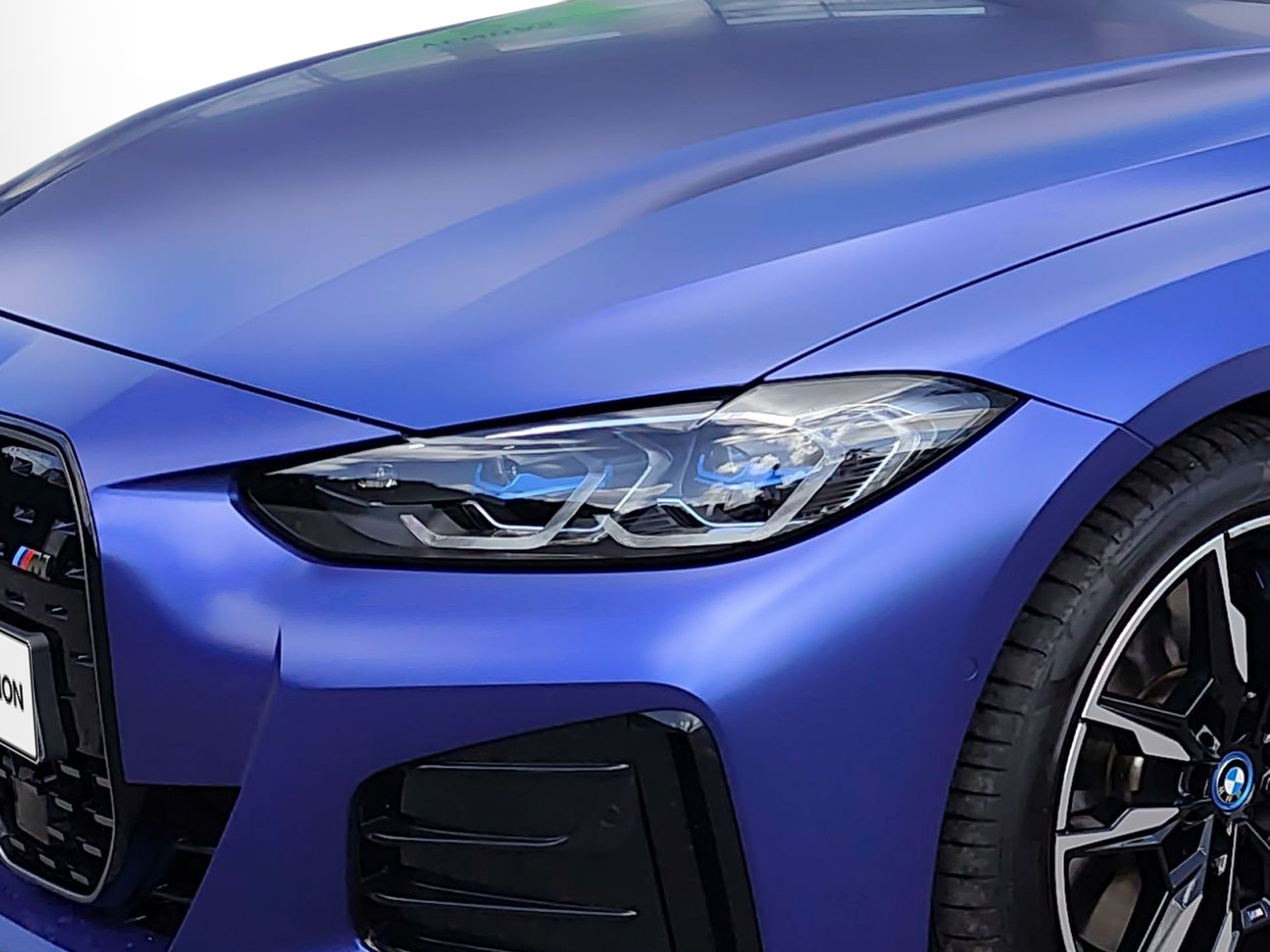 BMW i4 i4 M50 color Azul. Año 2022. 400KW(544CV). Elétrico. En concesionario Caetano Baviera Aveiro de Aveiro