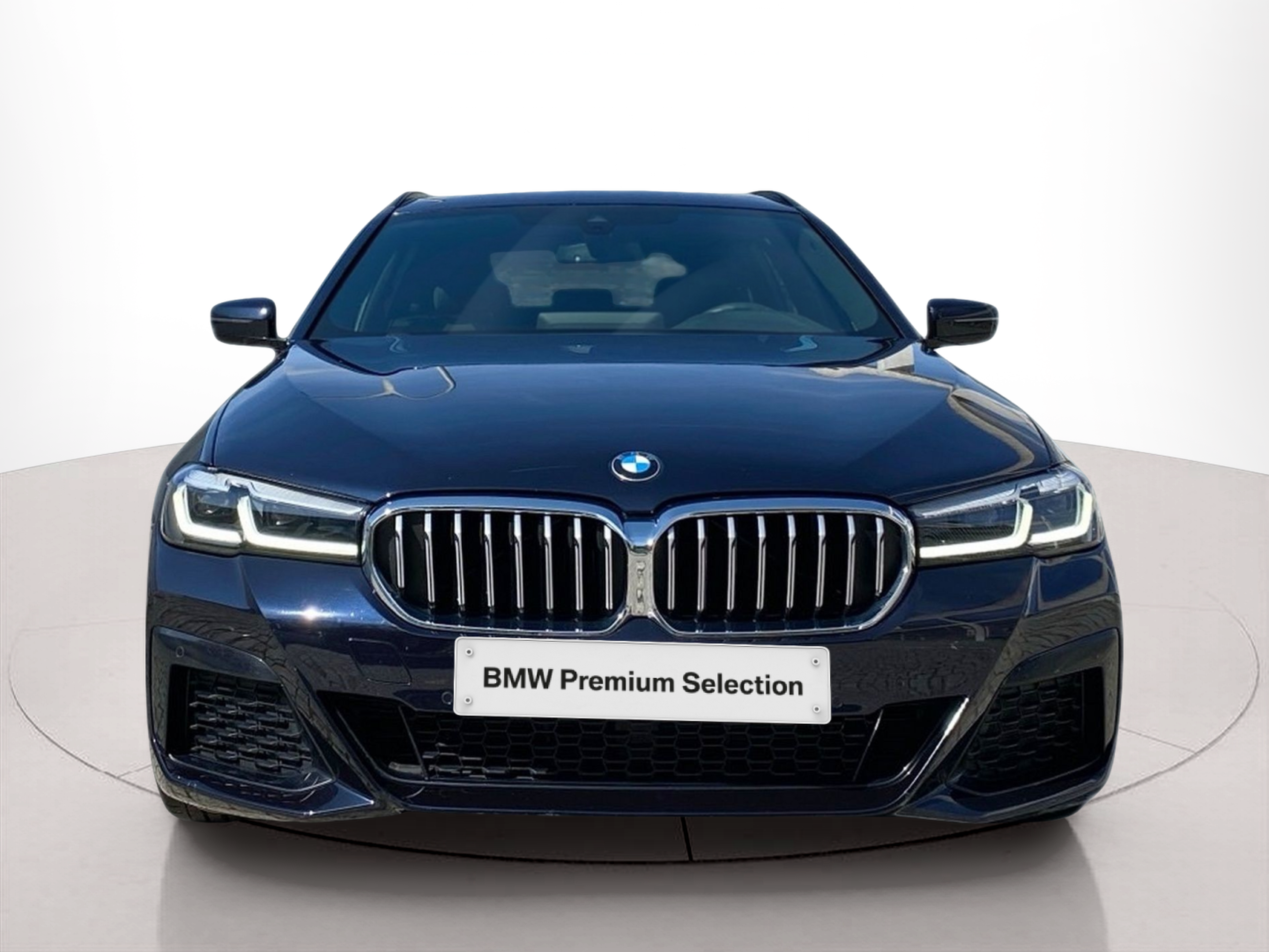 Fotos de BMW Série 5 530e Touring color Negro. Año 2021. 215KW(292CV). Elétrico / Gasolina Híbrido. En concesionario Caetano Baviera Lisboa de Lisboa