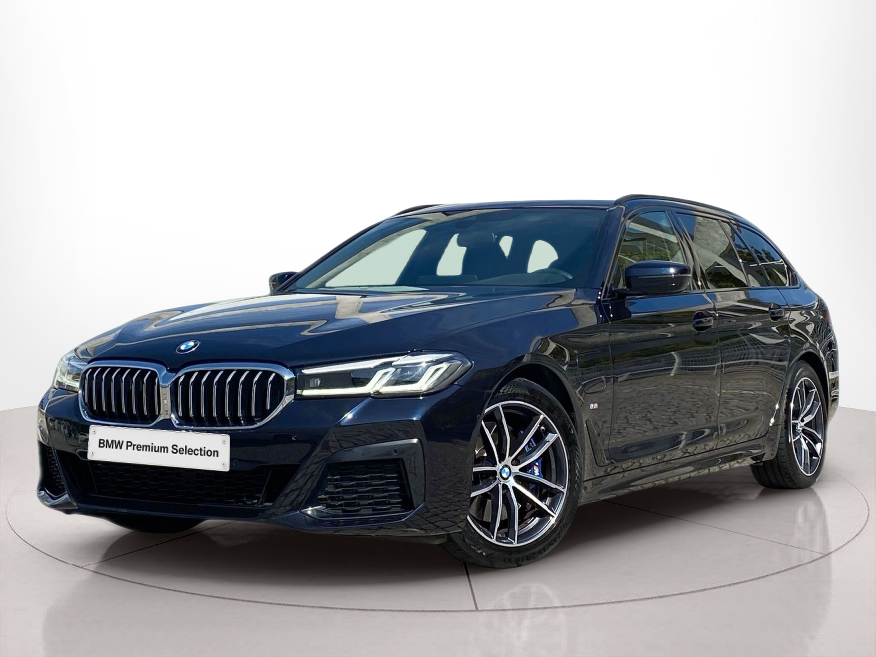 Fotos de BMW Série 5 530e Touring color Negro. Año 2021. 215KW(292CV). Elétrico / Gasolina Híbrido. En concesionario Caetano Baviera Lisboa de Lisboa