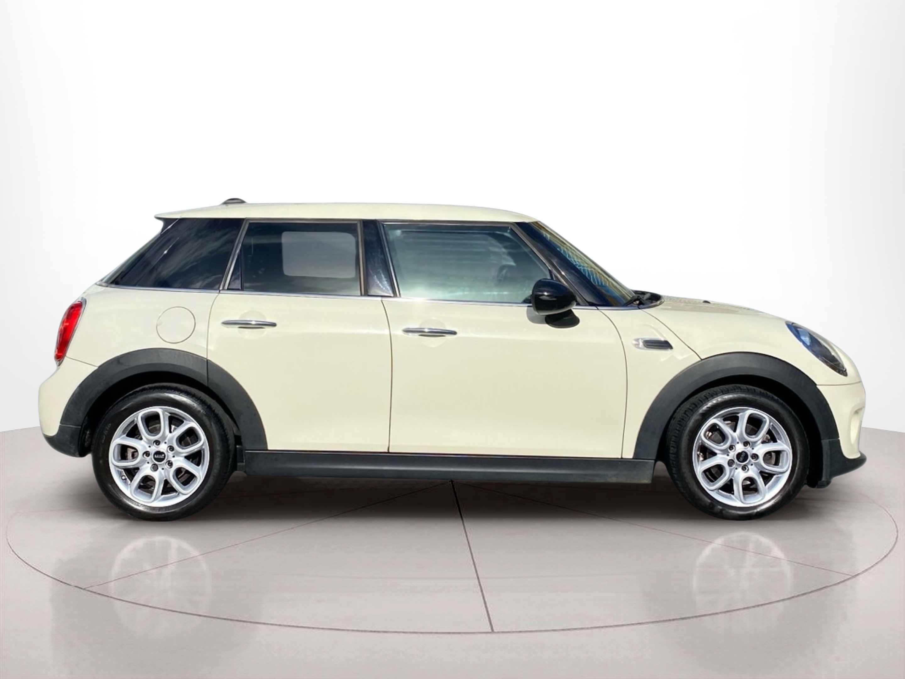 Fotos de MINI Cooper 5 Portas D 70 kW (95 CV)