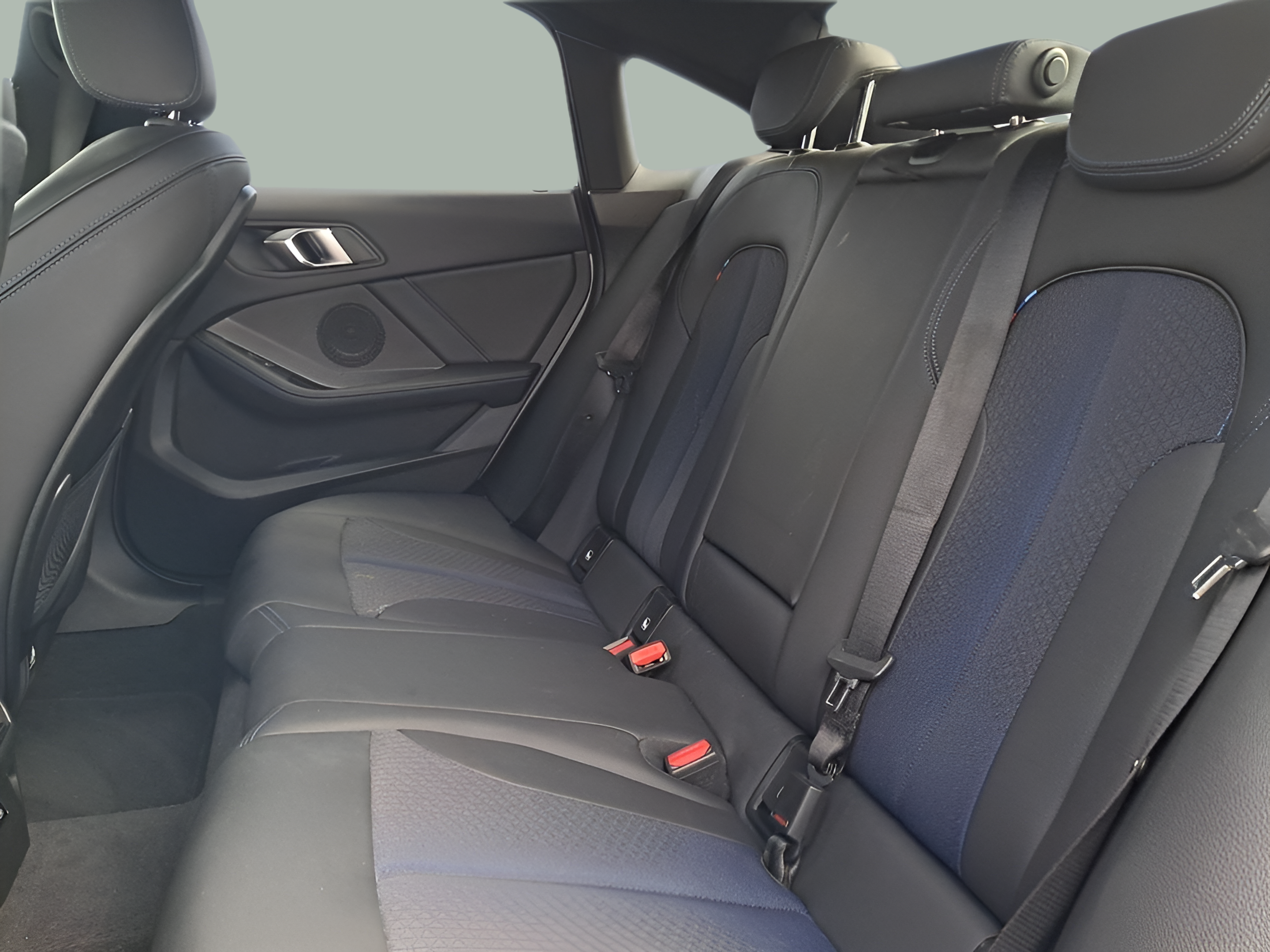 BMW Série 2 216d Gran Coupe color Gris. Año 2024. 85KW(116CV). Diesel. En concesionario Caetano Portimão de Portimão