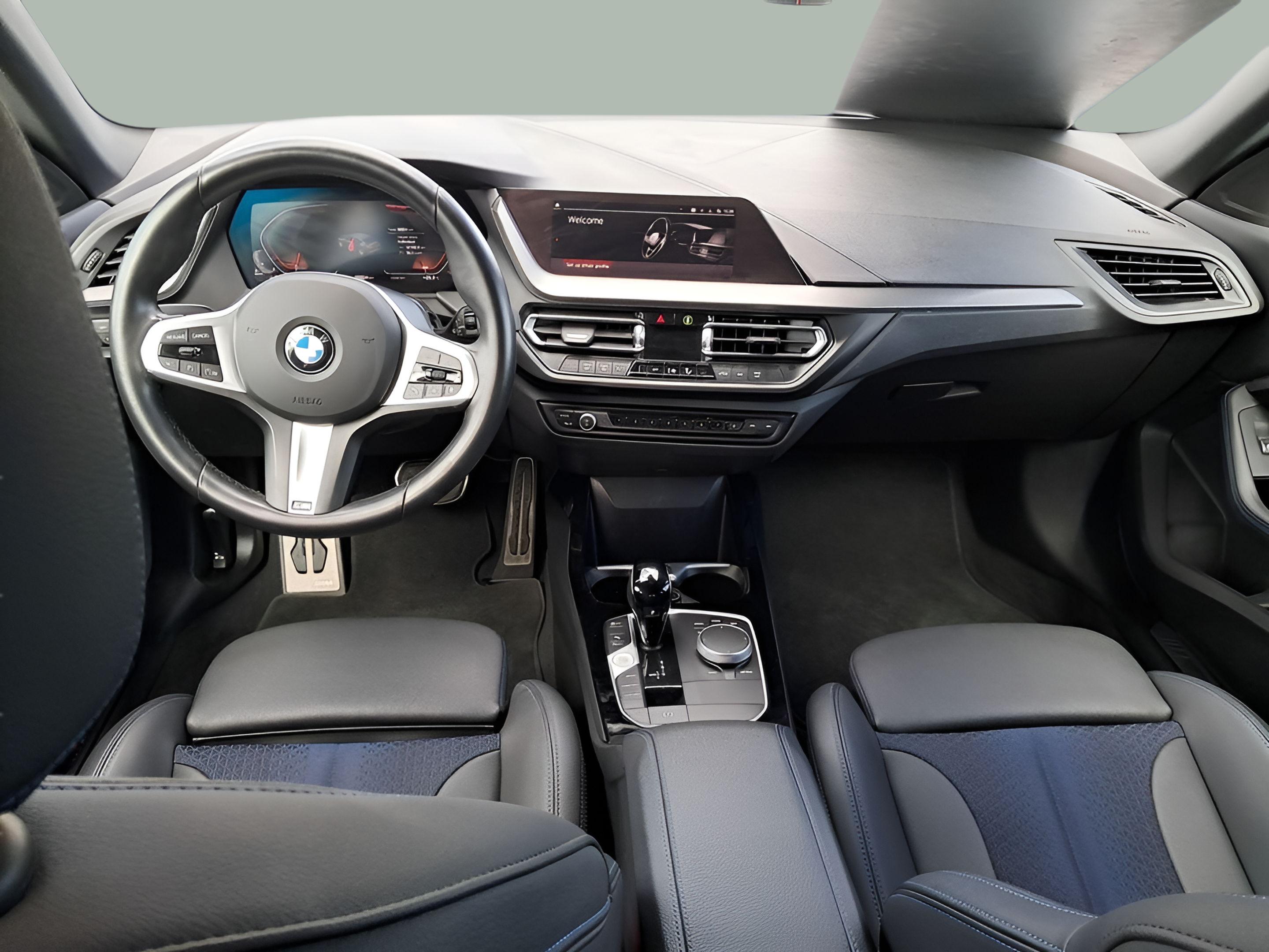 BMW Série 2 216d Gran Coupe color Gris. Año 2024. 85KW(116CV). Diesel. En concesionario Caetano Portimão de Portimão