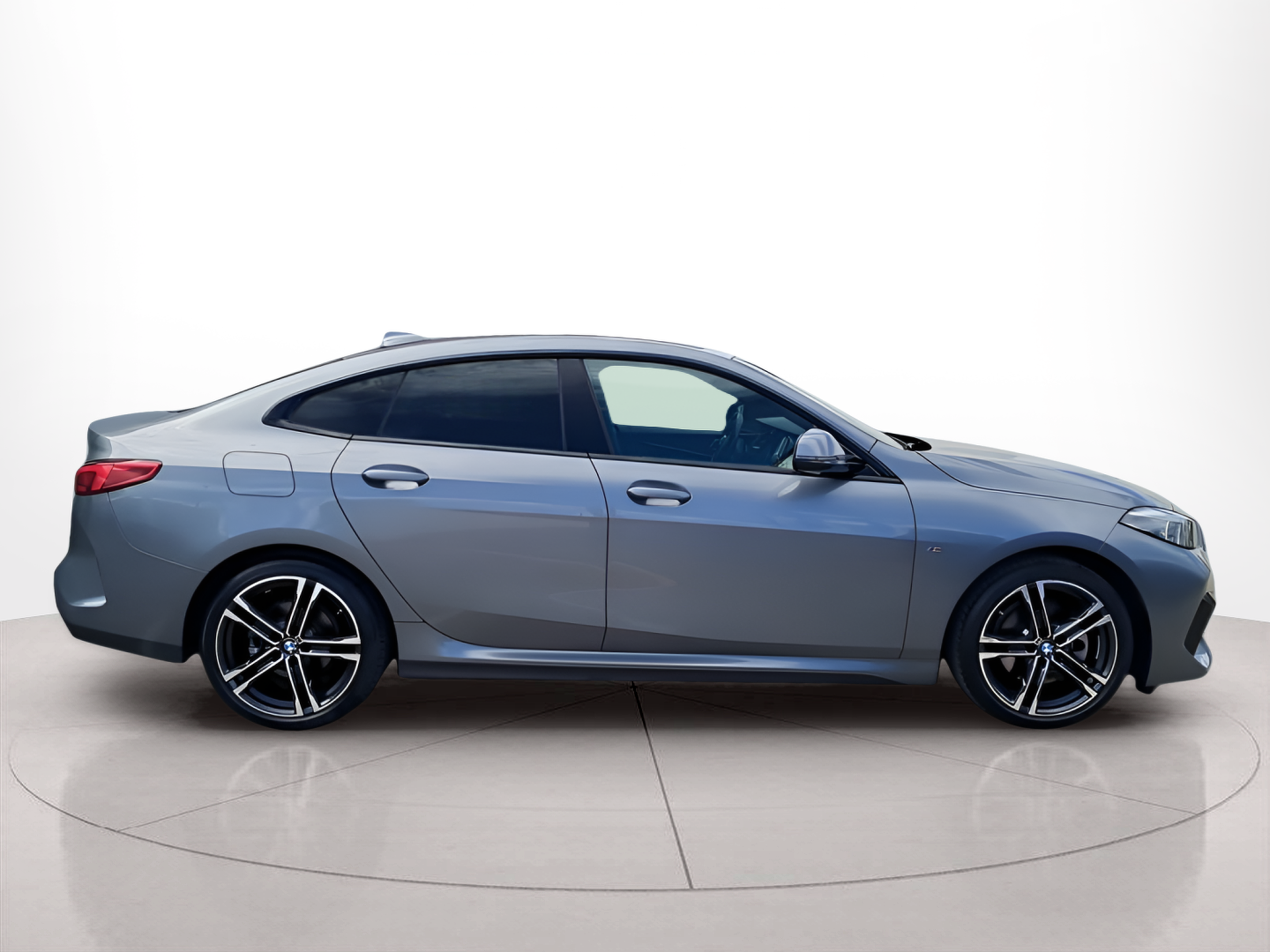 BMW Série 2 216d Gran Coupe color Gris. Año 2024. 85KW(116CV). Diesel. En concesionario Caetano Portimão de Portimão