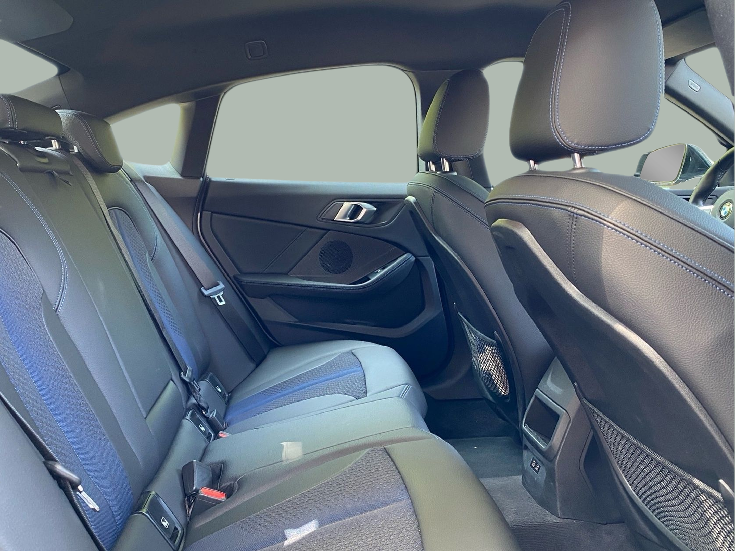 BMW Série 2 216d Gran Coupe color Gris. Año 2024. 85KW(116CV). Diesel. En concesionario Caetano Lisboa de Lisboa