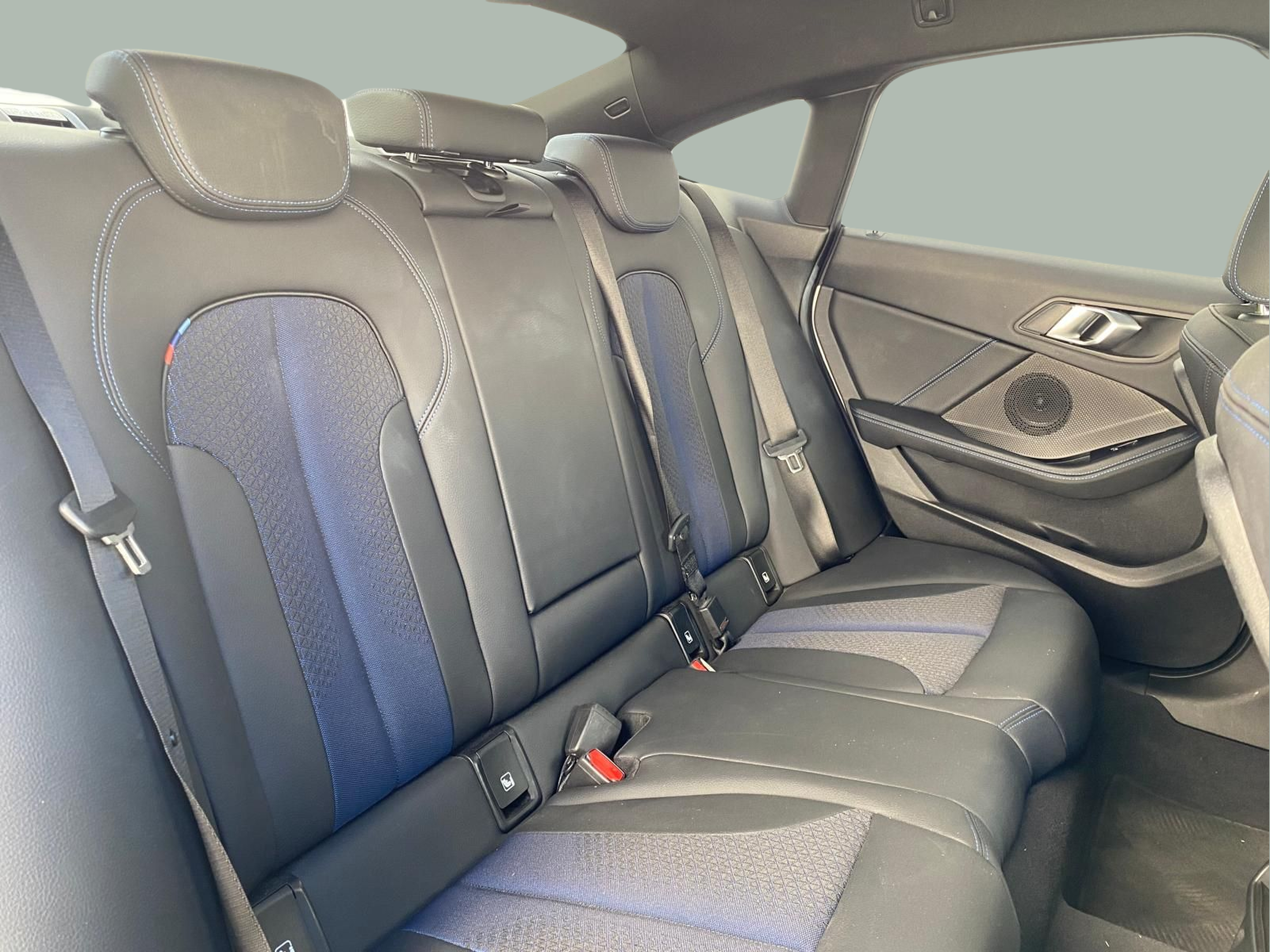 BMW Série 2 216d Gran Coupe color Blanco. Año 2020. 85KW(116CV). Diesel. En concesionario Caetano Baviera Cascais de Cascais