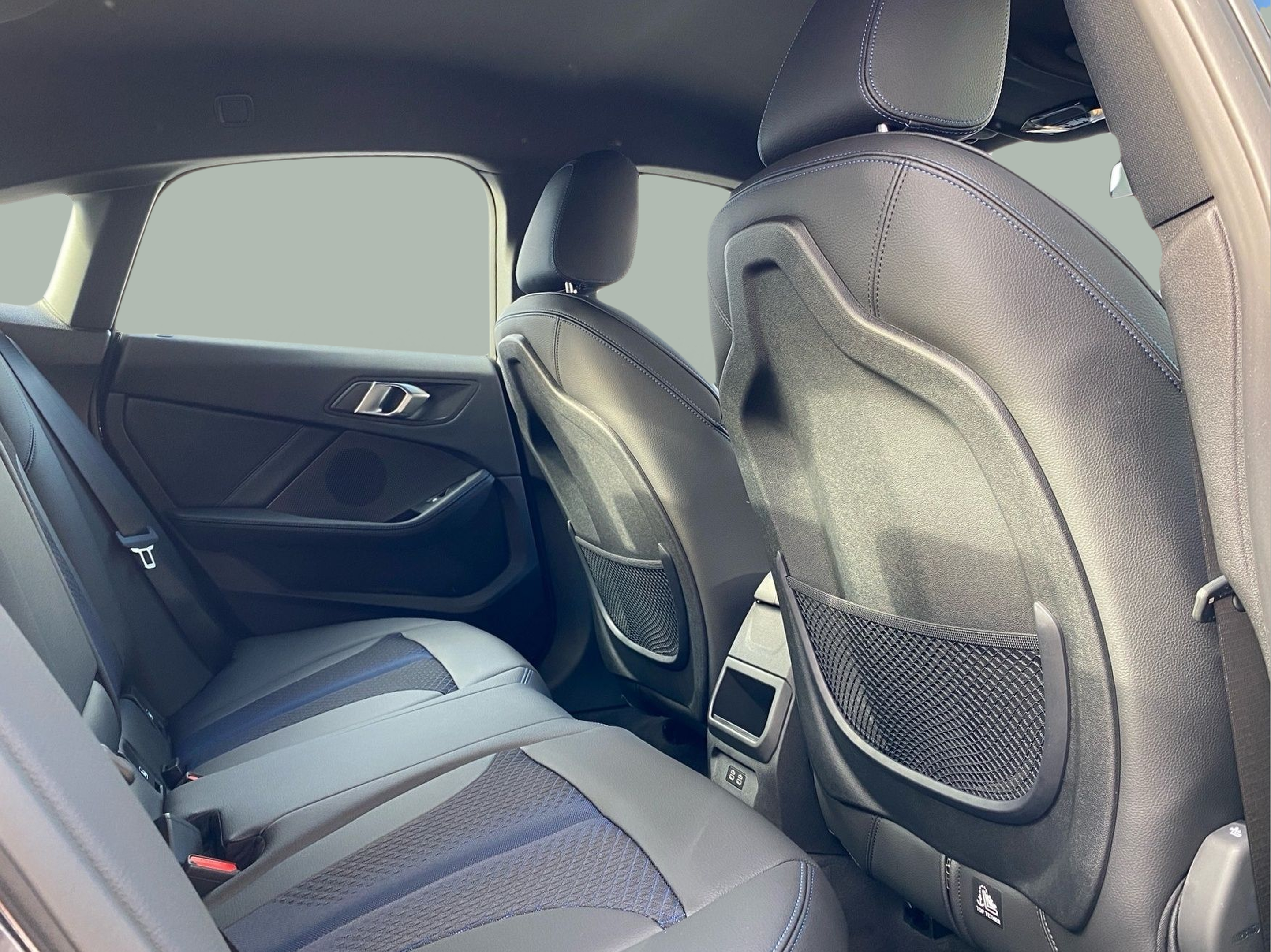 BMW Série 2 216d Gran Coupe color Negro. Año 2024. 85KW(116CV). Diesel. En concesionario Caetano Baviera Lisboa de Lisboa