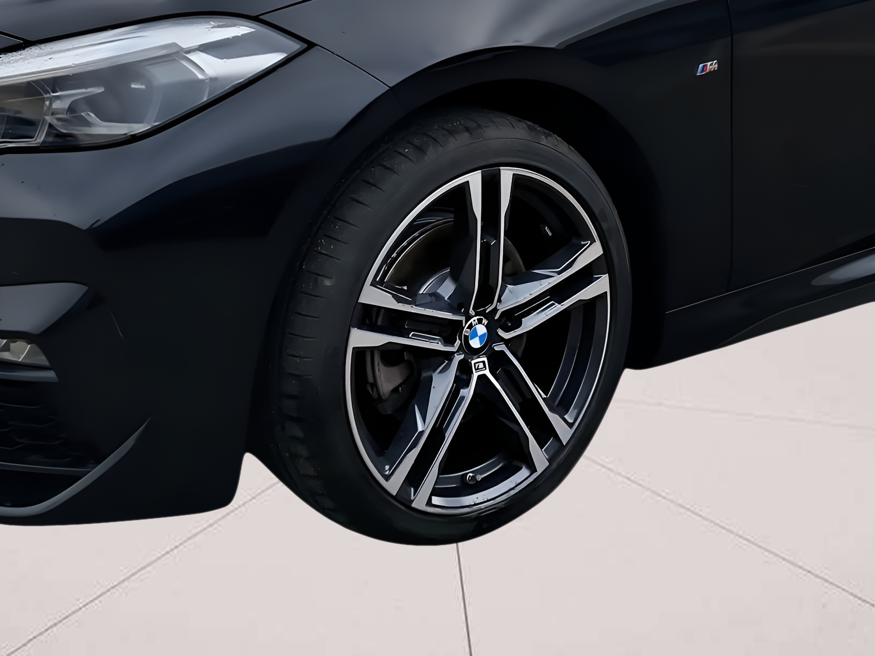 BMW Série 2 216d Gran Coupe color Negro. Año 2024. 85KW(116CV). Diesel. En concesionario Caetano Portimão de Portimão