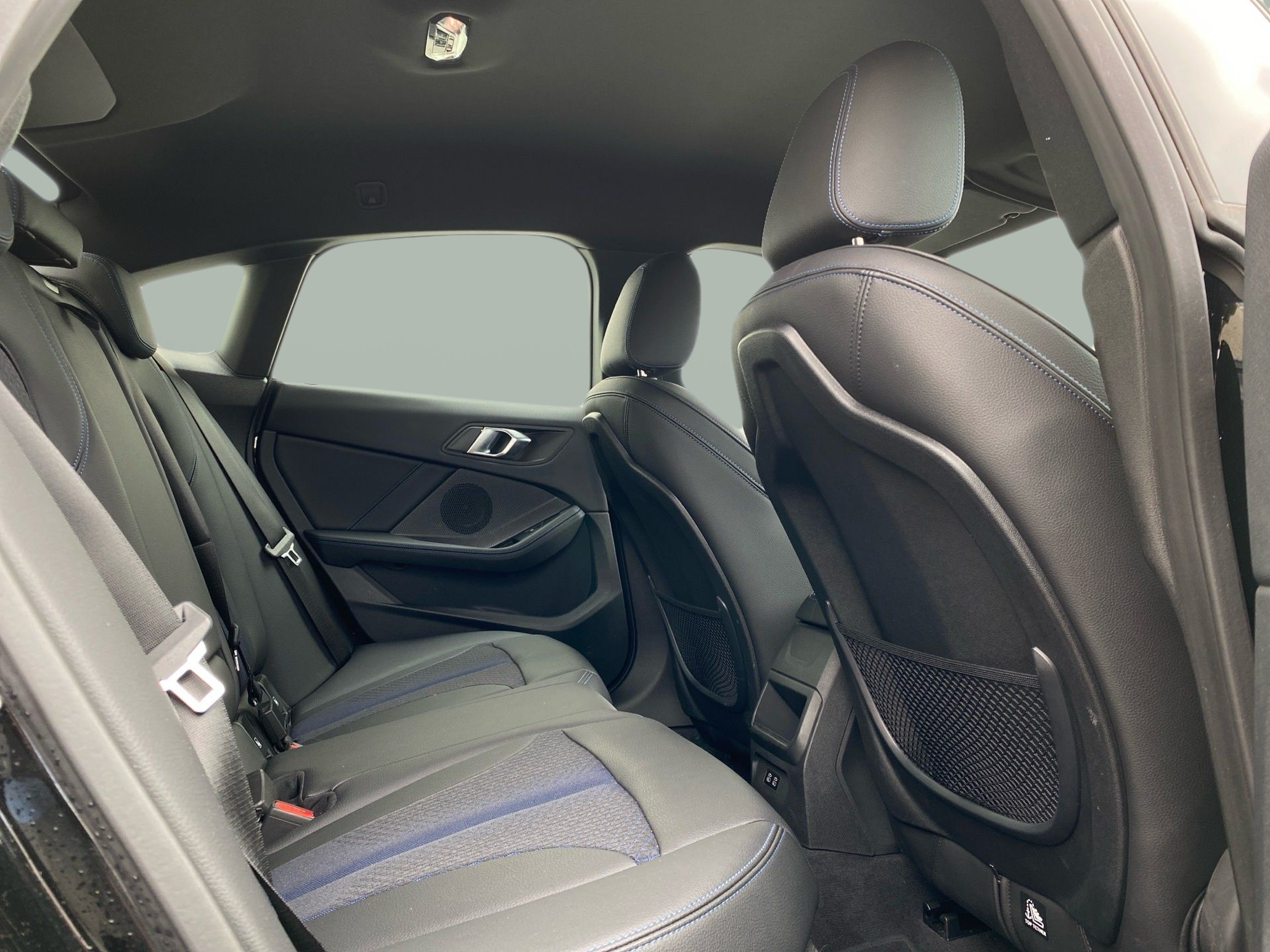 BMW Série 2 216d Gran Coupe color Negro. Año 2024. 85KW(116CV). Diesel. En concesionario Caetano Cascais de Cascais