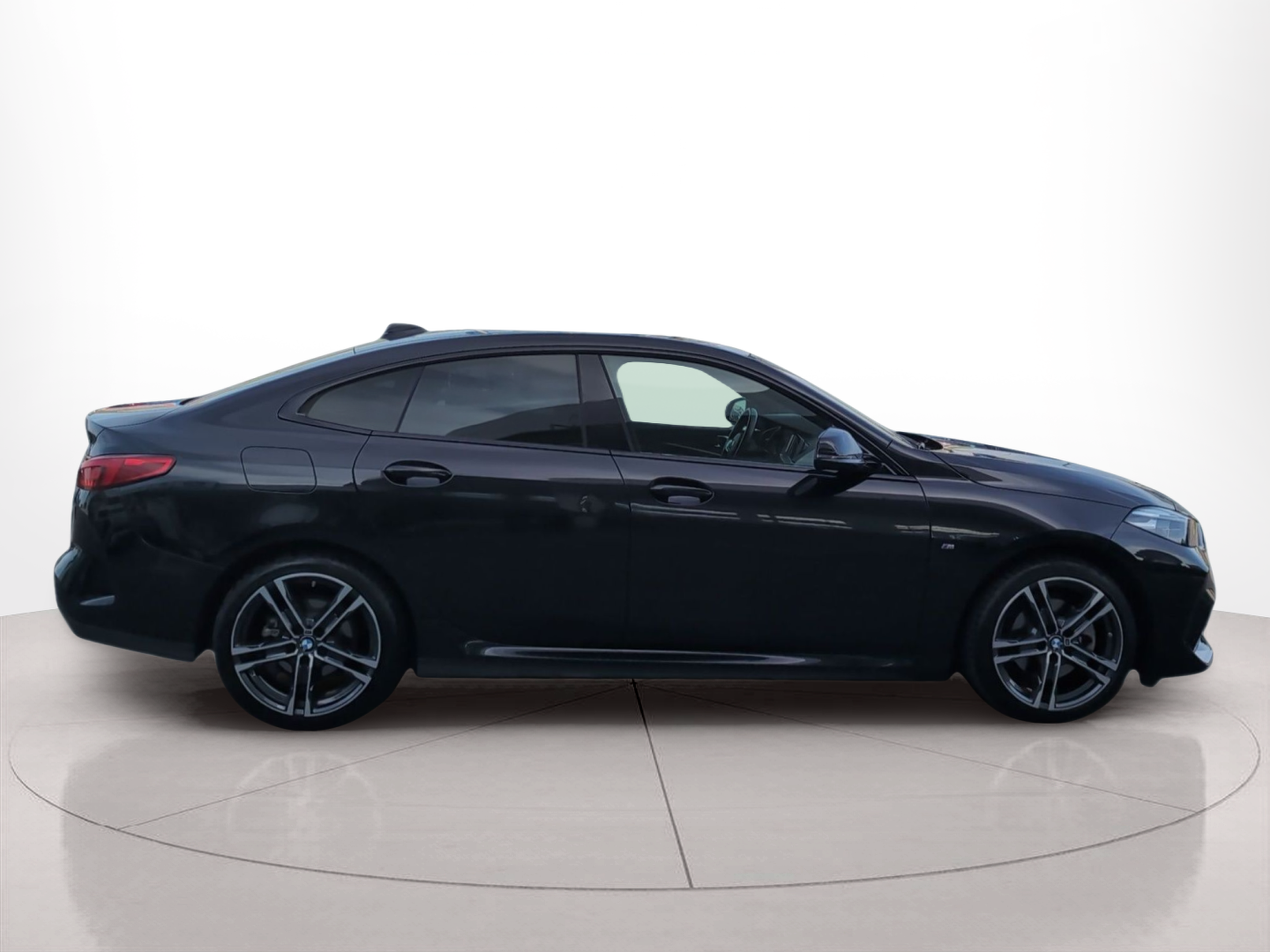 BMW Série 2 216d Gran Coupe color Negro. Año 2024. 85KW(116CV). Diesel. En concesionario Caetano Baviera Aveiro de Aveiro