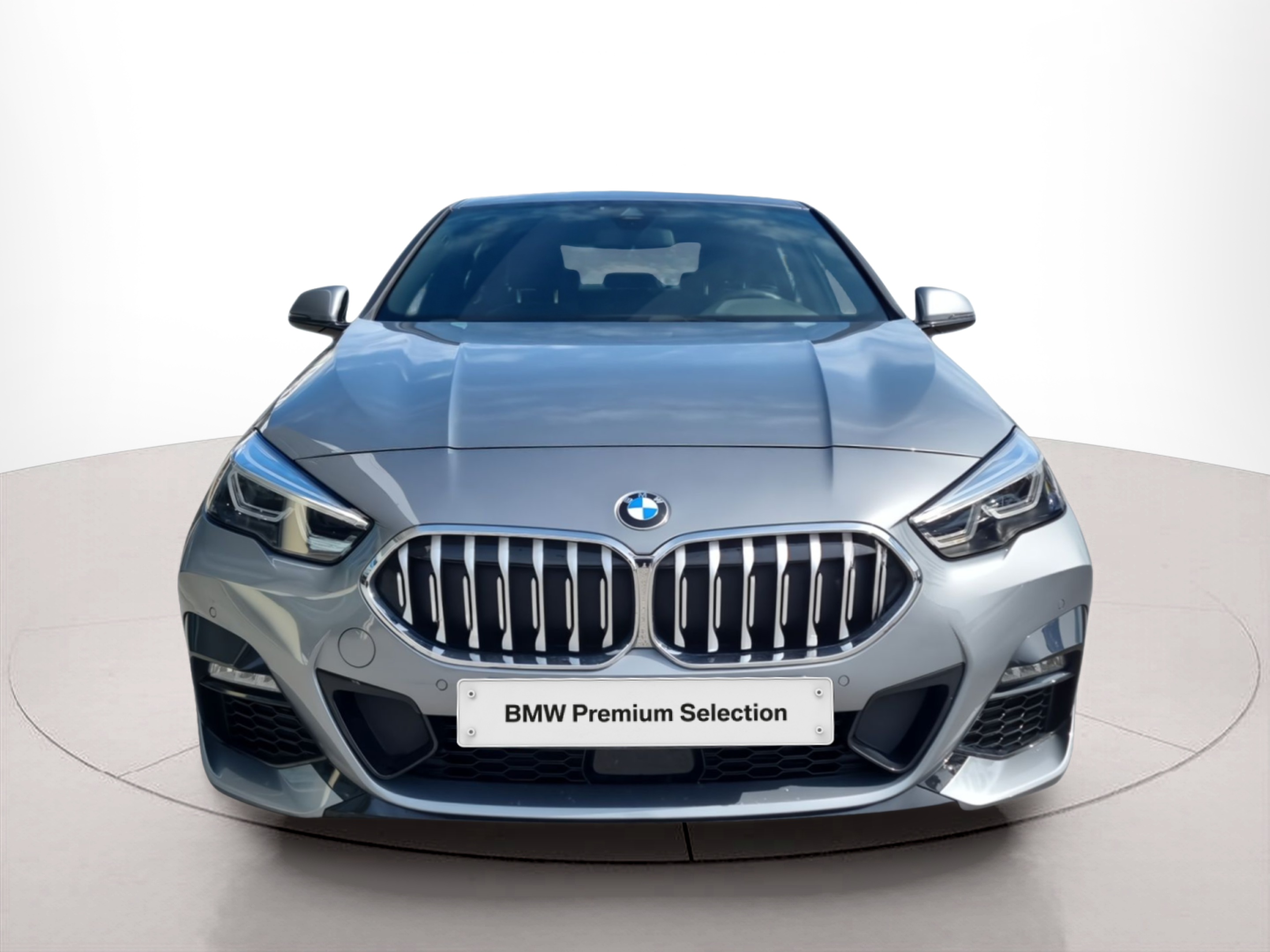 Fotos de BMW Série 2 216d Gran Coupe color Gris Plata. Año 2024. 85KW(116CV). Diesel. En concesionario Caetano Baviera Santa Maria da Feira de Santa Maria da Feira