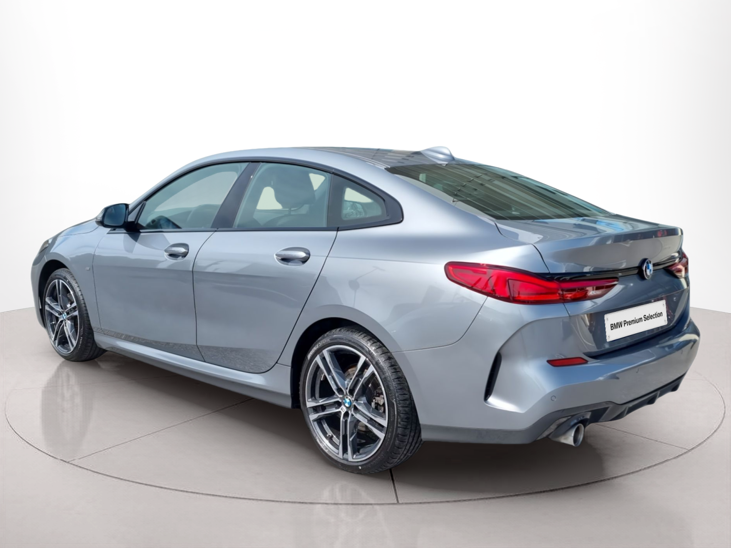 BMW Série 2 216d Gran Coupe color Gris Plata. Año 2024. 85KW(116CV). Diesel. En concesionario Caetano Baviera Santa Maria da Feira de Santa Maria da Feira