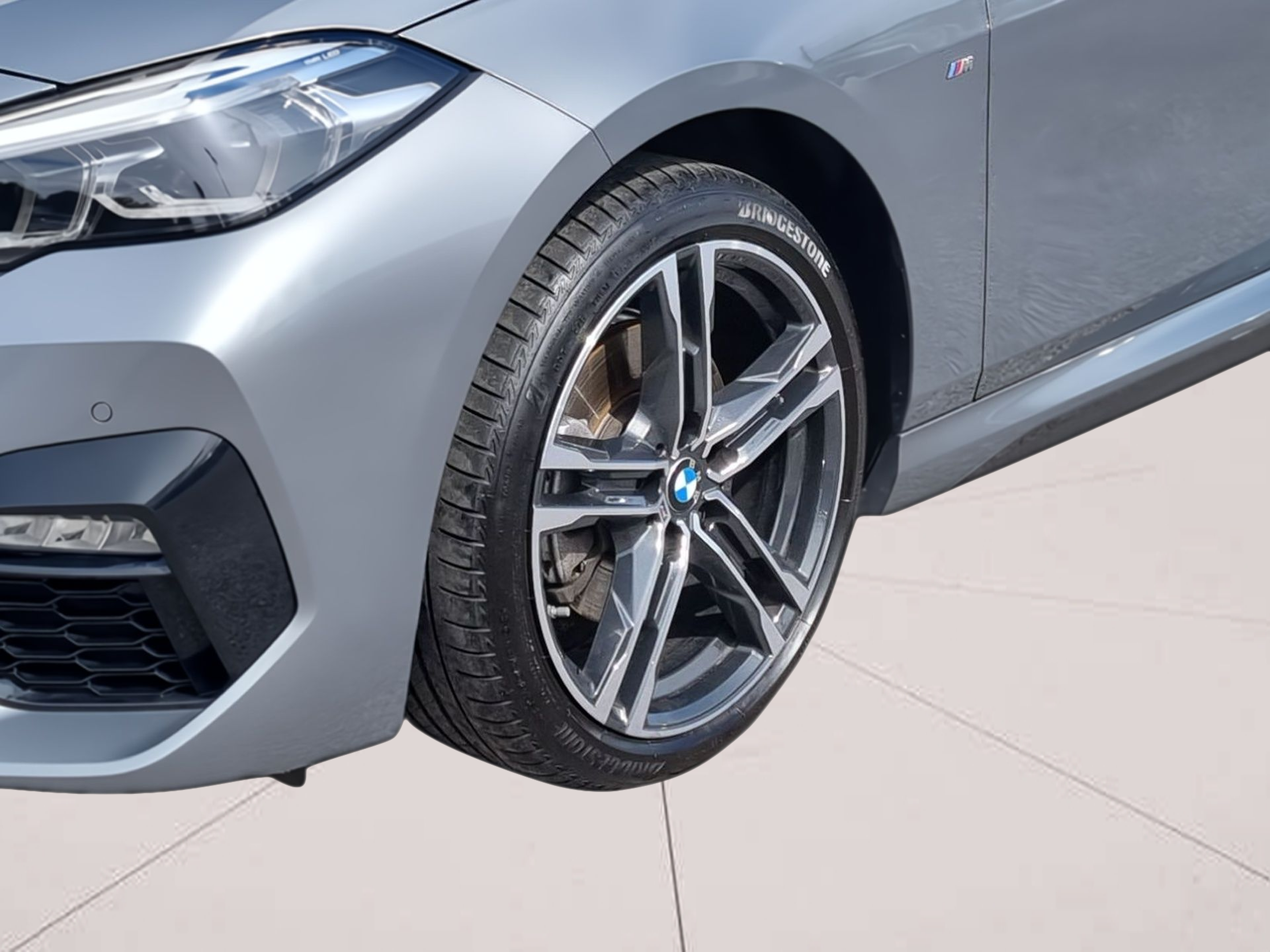 BMW Série 2 216d Gran Coupe color Gris Plata. Año 2024. 85KW(116CV). Diesel. En concesionario Caetano Baviera Santa Maria da Feira de Santa Maria da Feira