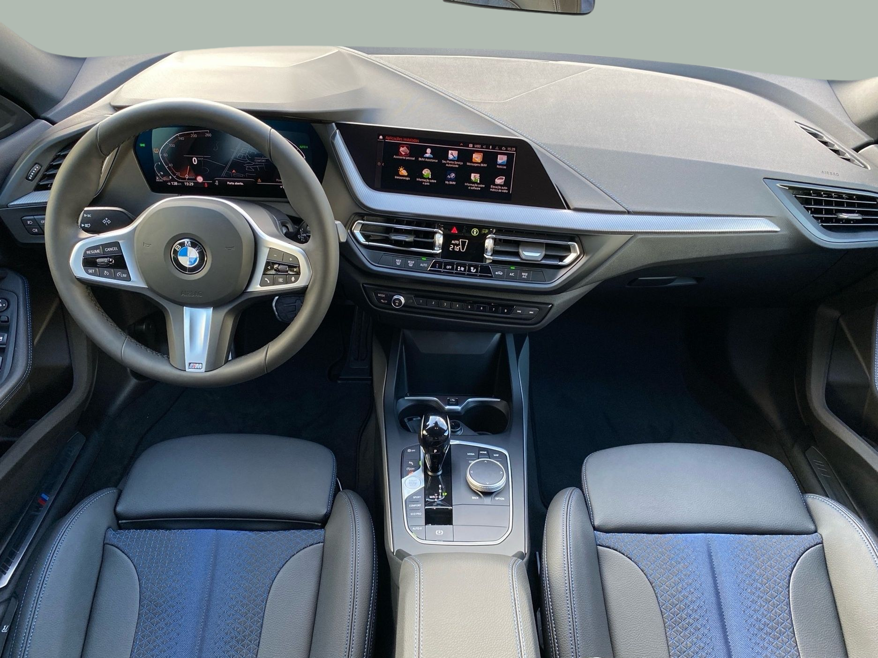 BMW Série 2 216d Gran Coupe color Negro. Año 2024. 85KW(116CV). Diesel. En concesionario Caetano Baviera Cascais de Cascais