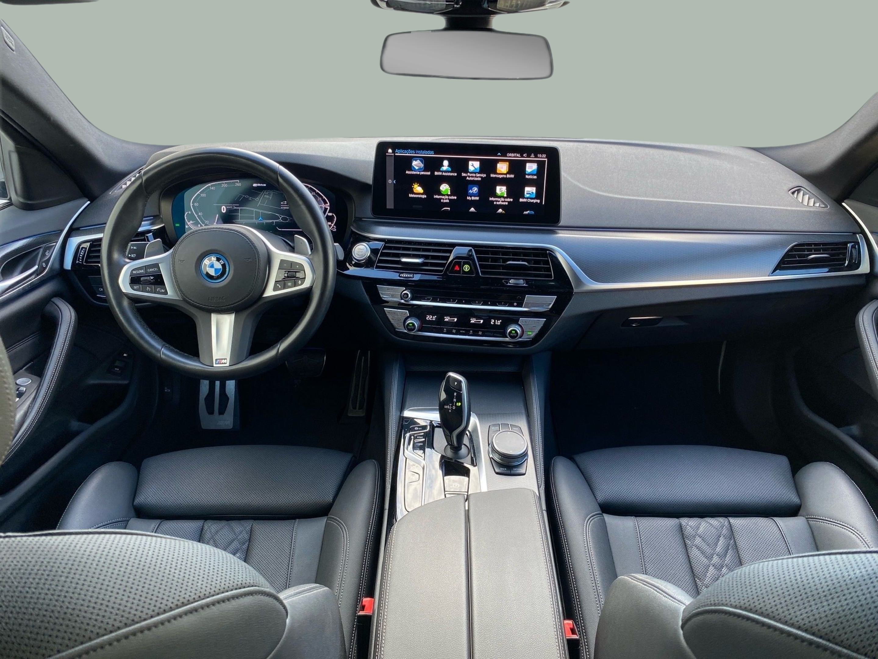 BMW Série 5 530e Touring color Gris. Año 2024. 215KW(292CV). Elétrico / Gasolina Híbrido. En concesionario Caetano Cascais de Cascais