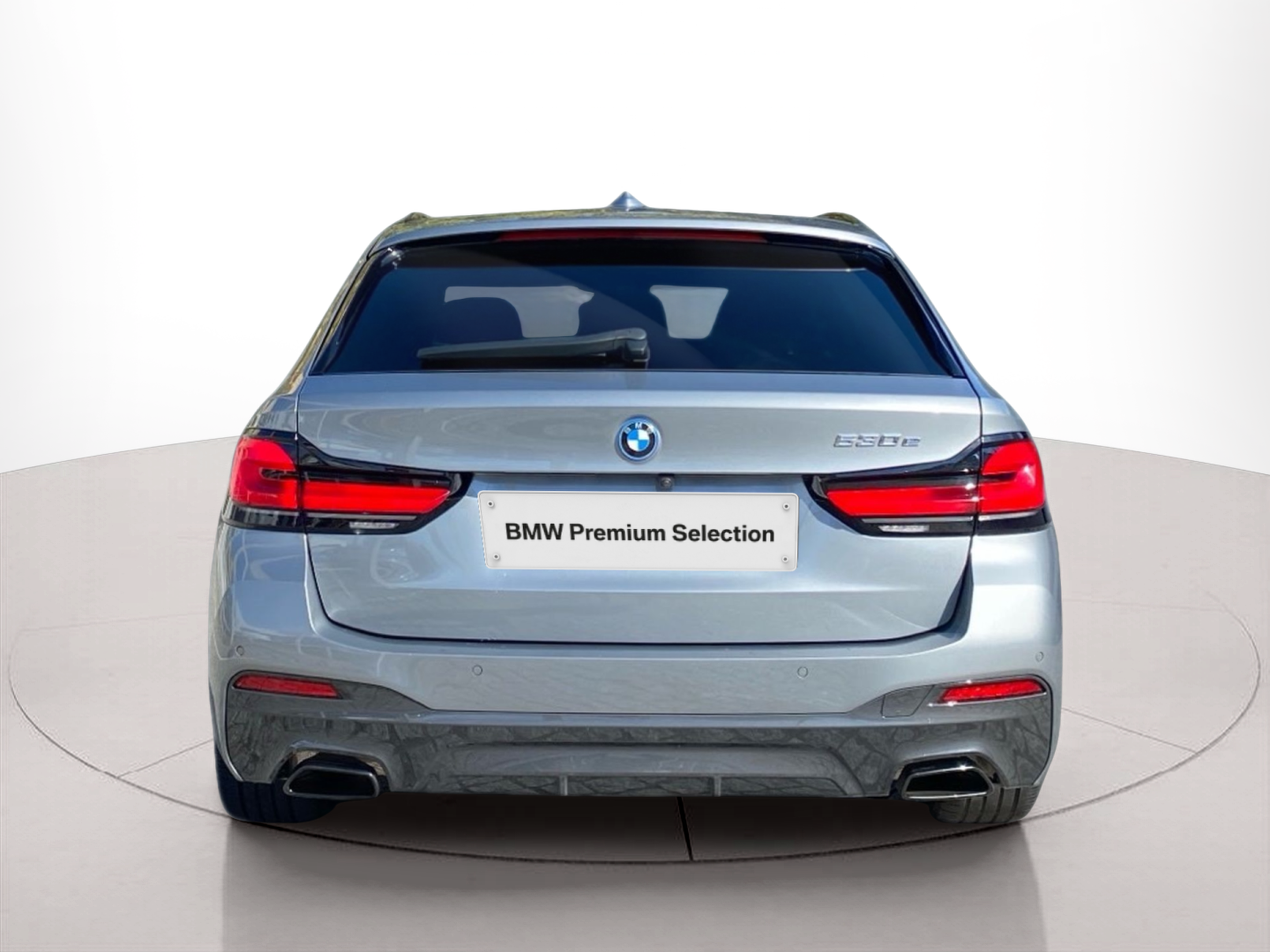 BMW Série 5 530e Touring color Gris. Año 2024. 215KW(292CV). Elétrico / Gasolina Híbrido. En concesionario Caetano Cascais de Cascais