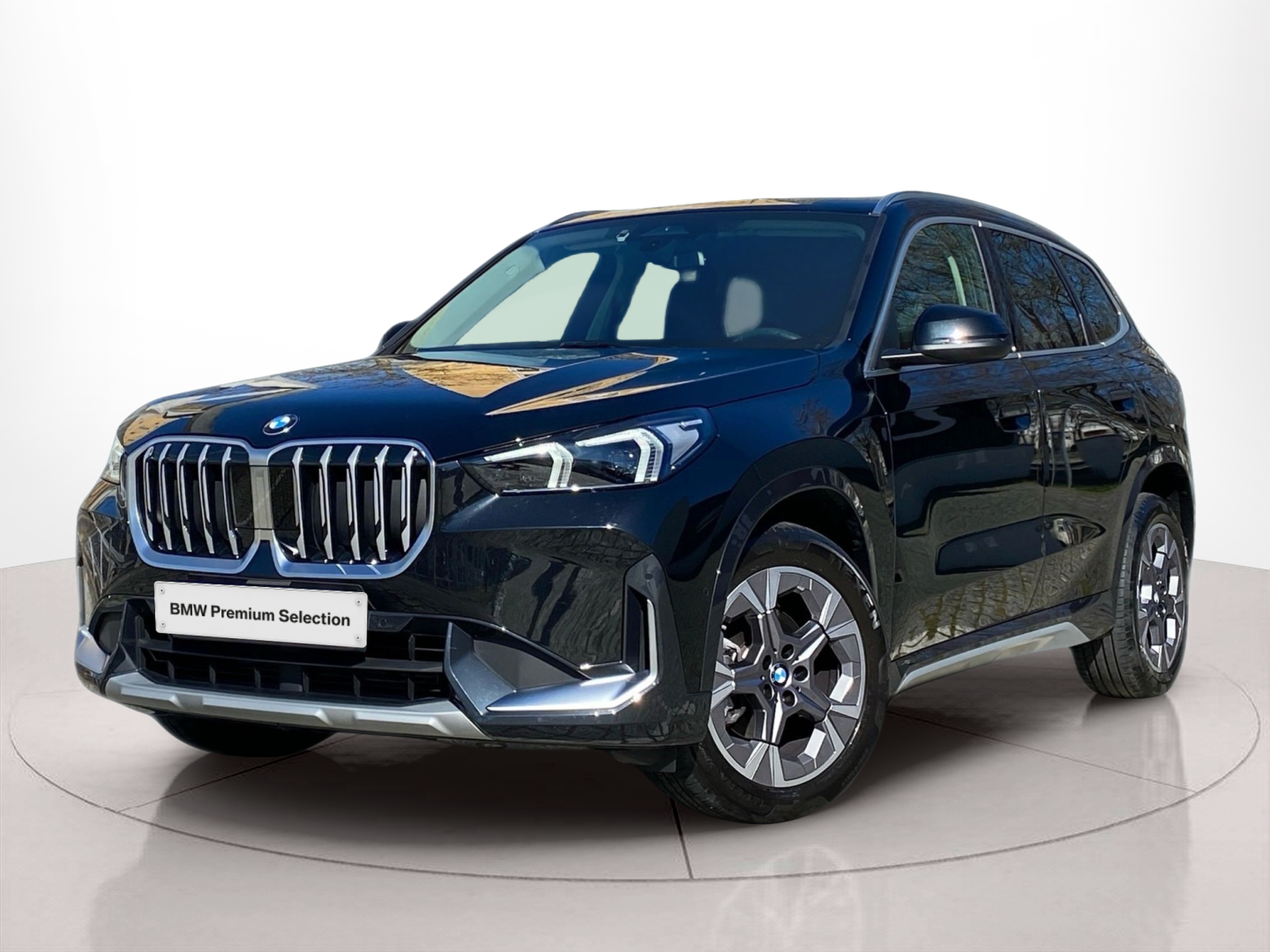 Fotos de BMW X1 sDrive18d color Negro. Año 2025. 110KW(150CV). Diesel. En concesionario Caetano Lisboa de Lisboa