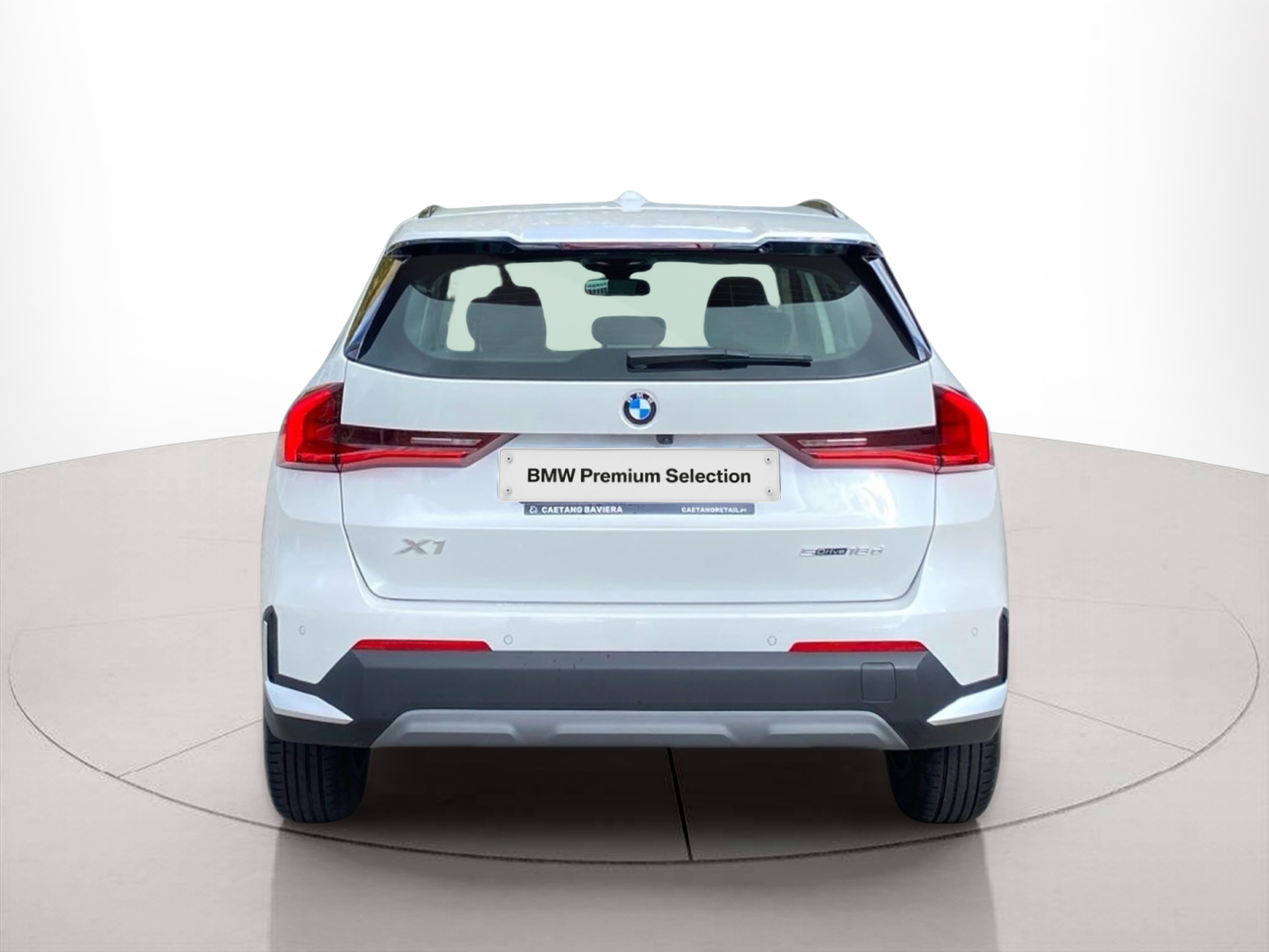 BMW X1 sDrive18d color Blanco. Año 2024. 110KW(150CV). Diesel. En concesionario Caetano Baviera Lisboa de Lisboa